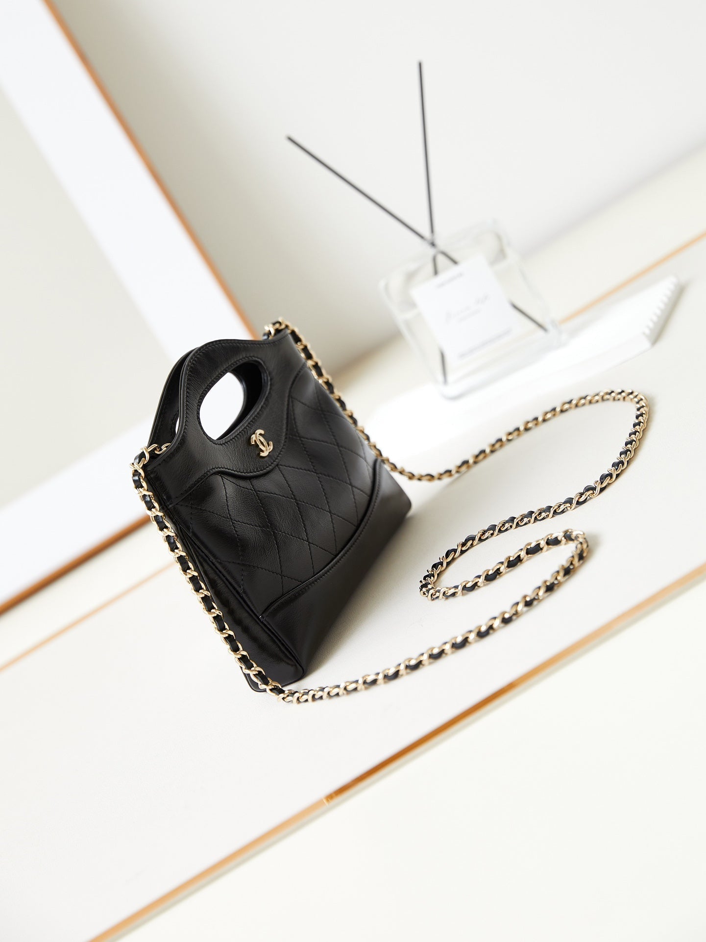 CC 24S31 NANO SAC CABAS 17,5 CM CUIR D'AGNEAU NOIR QUINCAILLERIE DORÉ