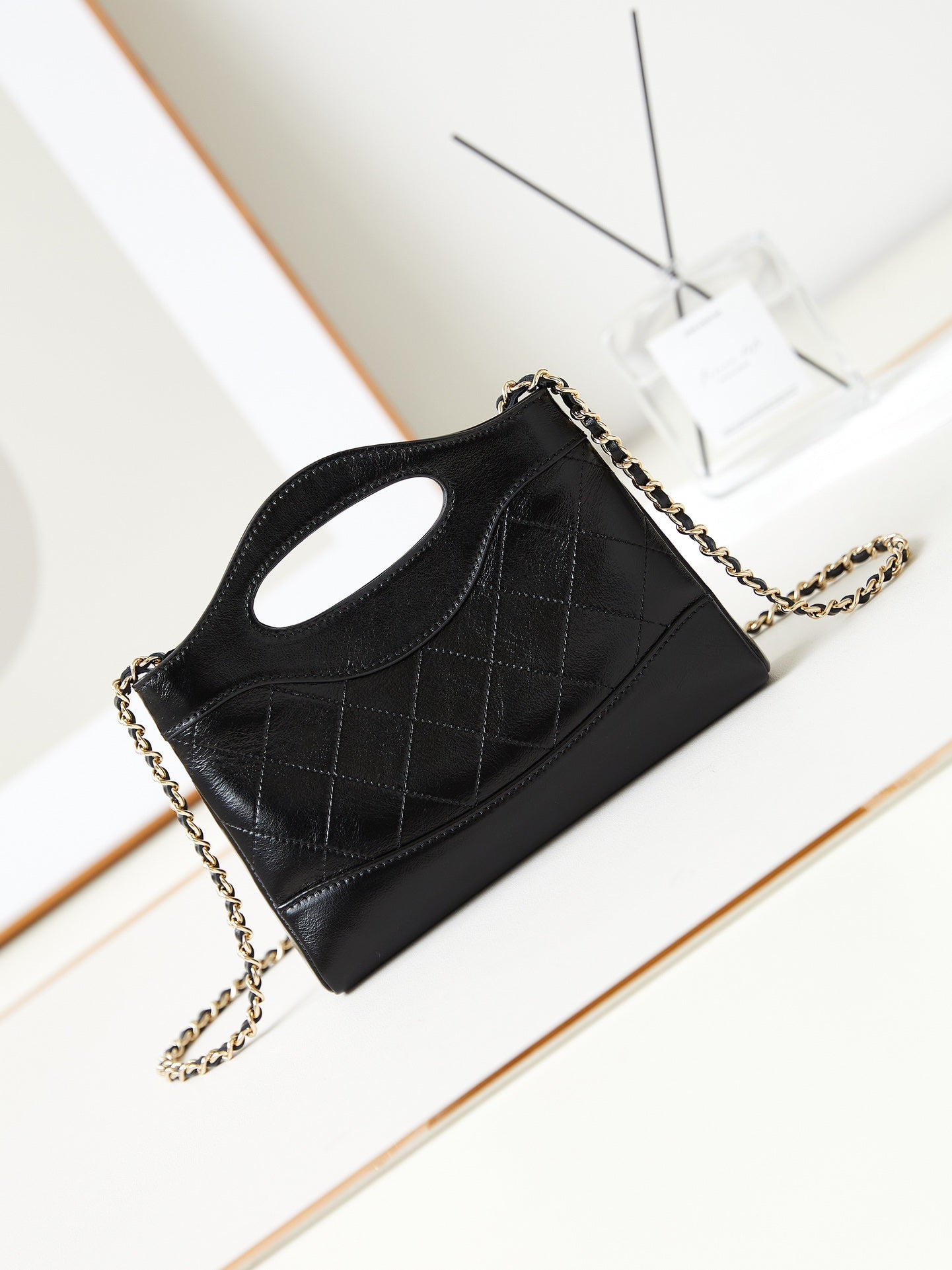 CC 24S31 NANO SAC CABAS 17,5 CM CUIR D'AGNEAU NOIR QUINCAILLERIE DORÉ