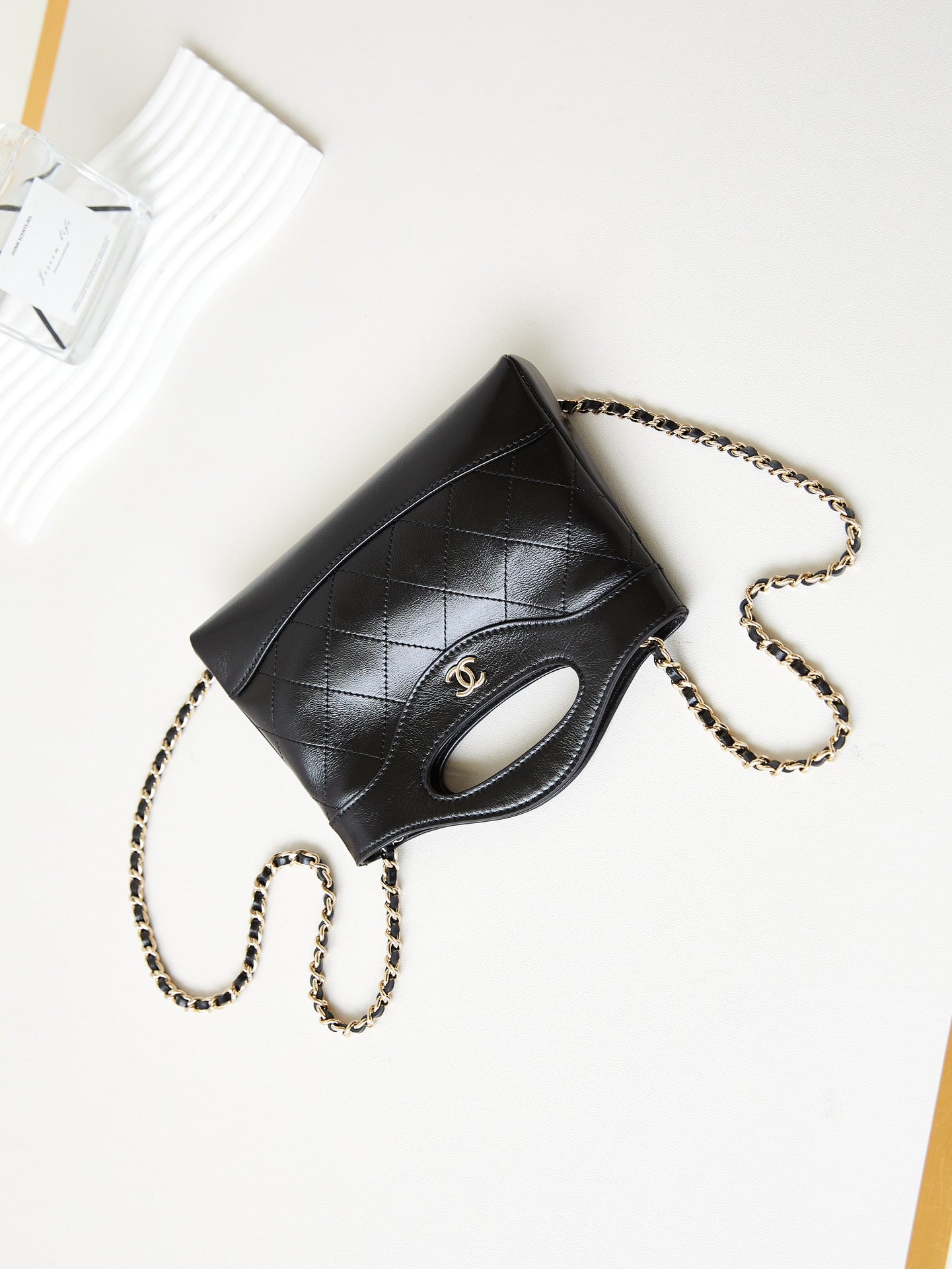 CC 24S31 NANO SAC CABAS 17,5 CM CUIR D'AGNEAU NOIR QUINCAILLERIE DORÉ