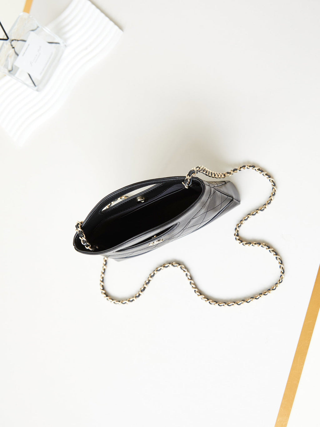 CC 24S31 NANO SAC CABAS 17,5 CM CUIR D'AGNEAU NOIR QUINCAILLERIE DORÉ