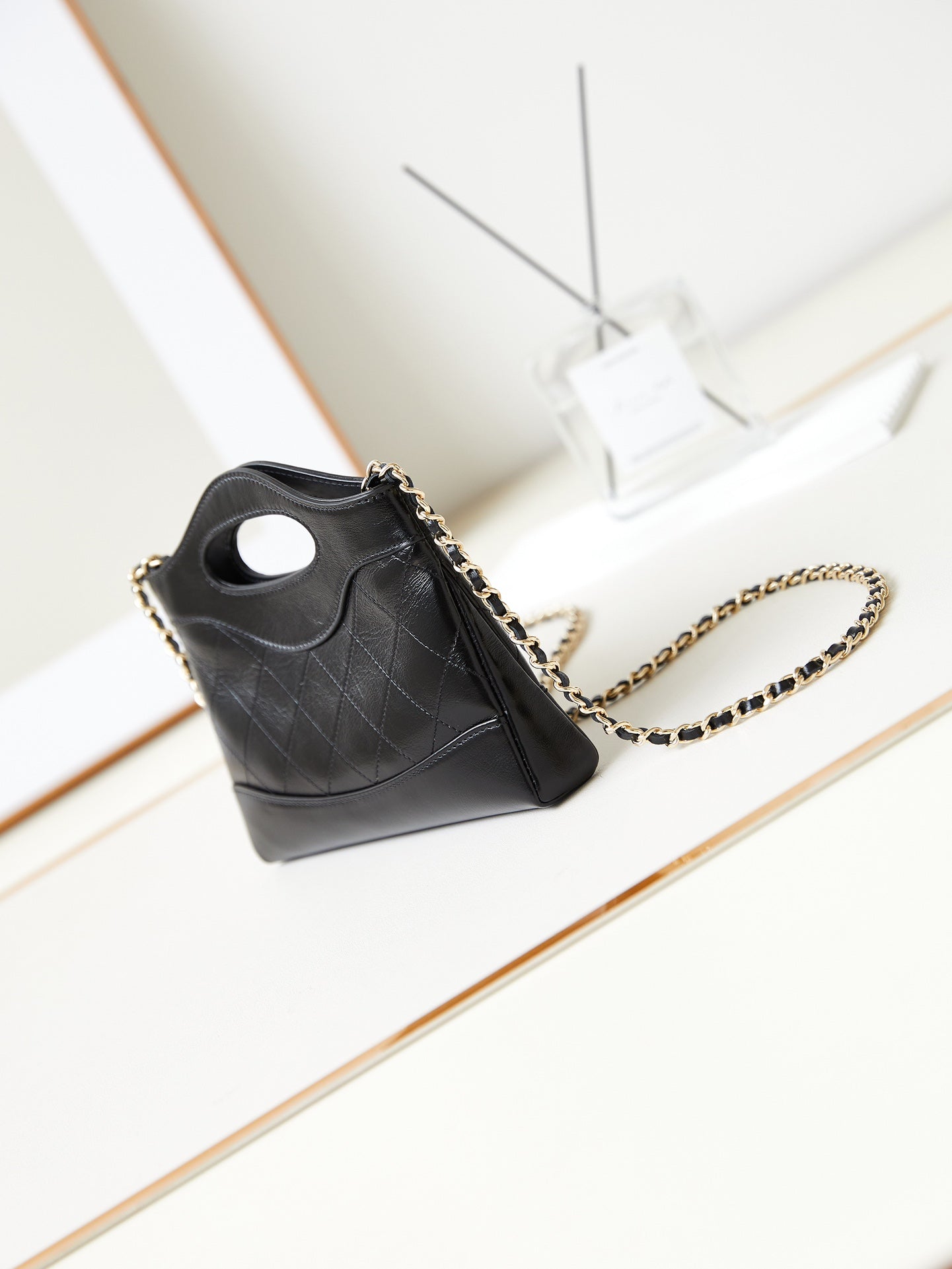 CC 24S31 NANO SAC CABAS 17,5 CM CUIR D'AGNEAU NOIR QUINCAILLERIE DORÉ