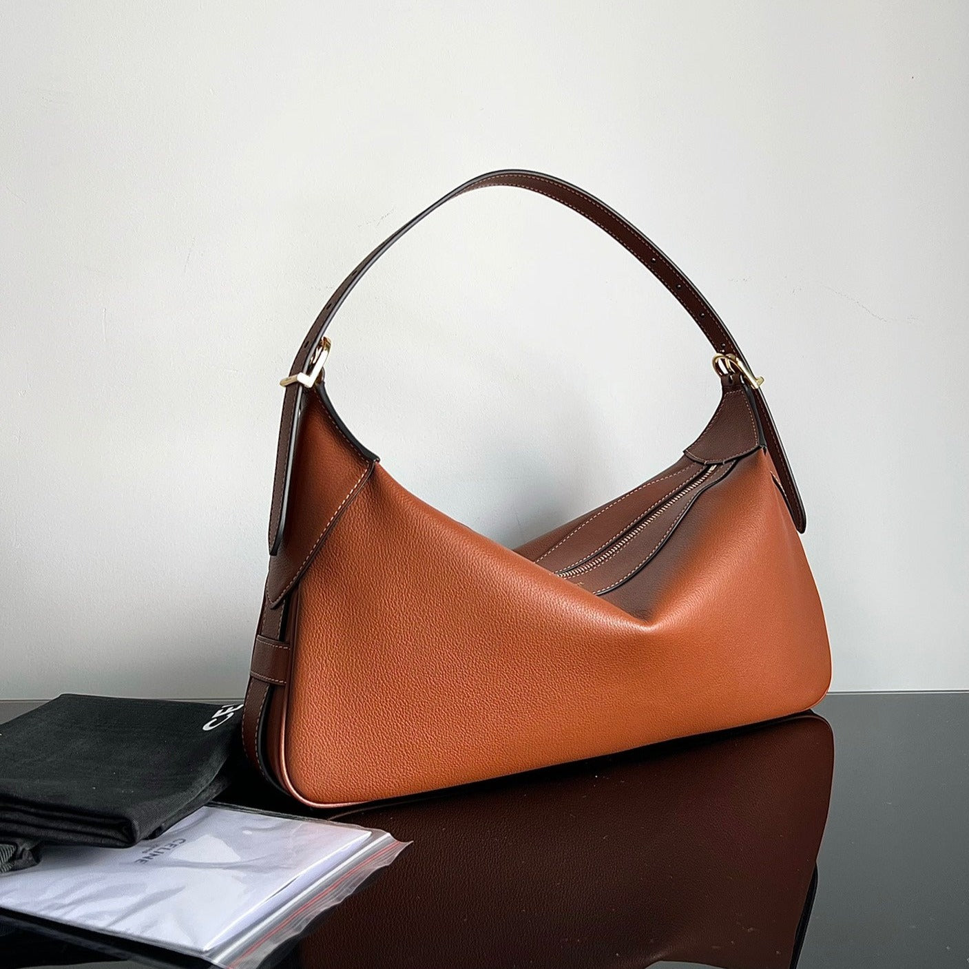 SAC SOUS LES BRAS 34 CUIR DE VEAU SOUPLE MARRON TAN