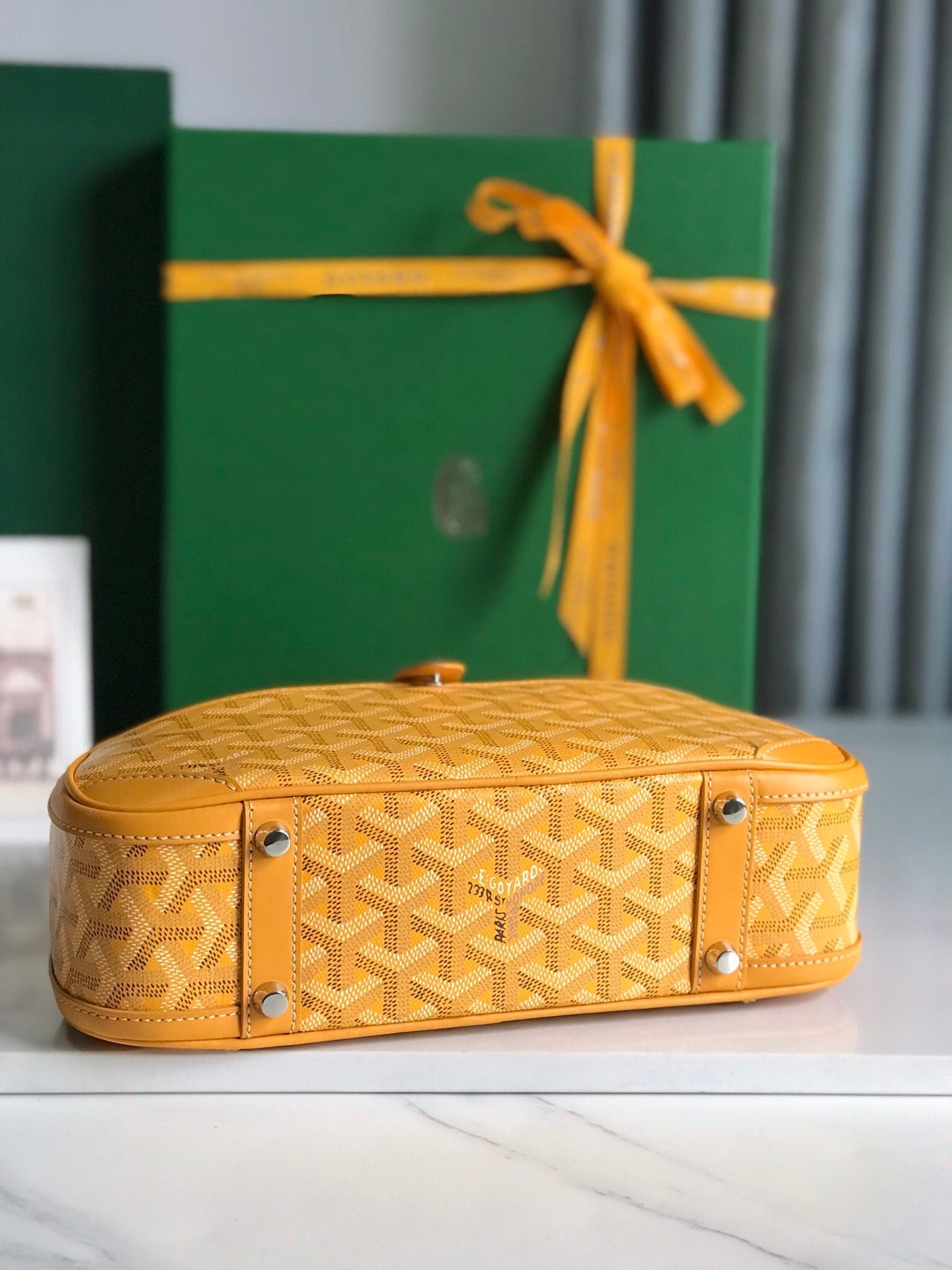 MINI SAC SAINT JEANNE 26 EN TOILE GOYARDINE JAUNE ET CUIR DE VEAU