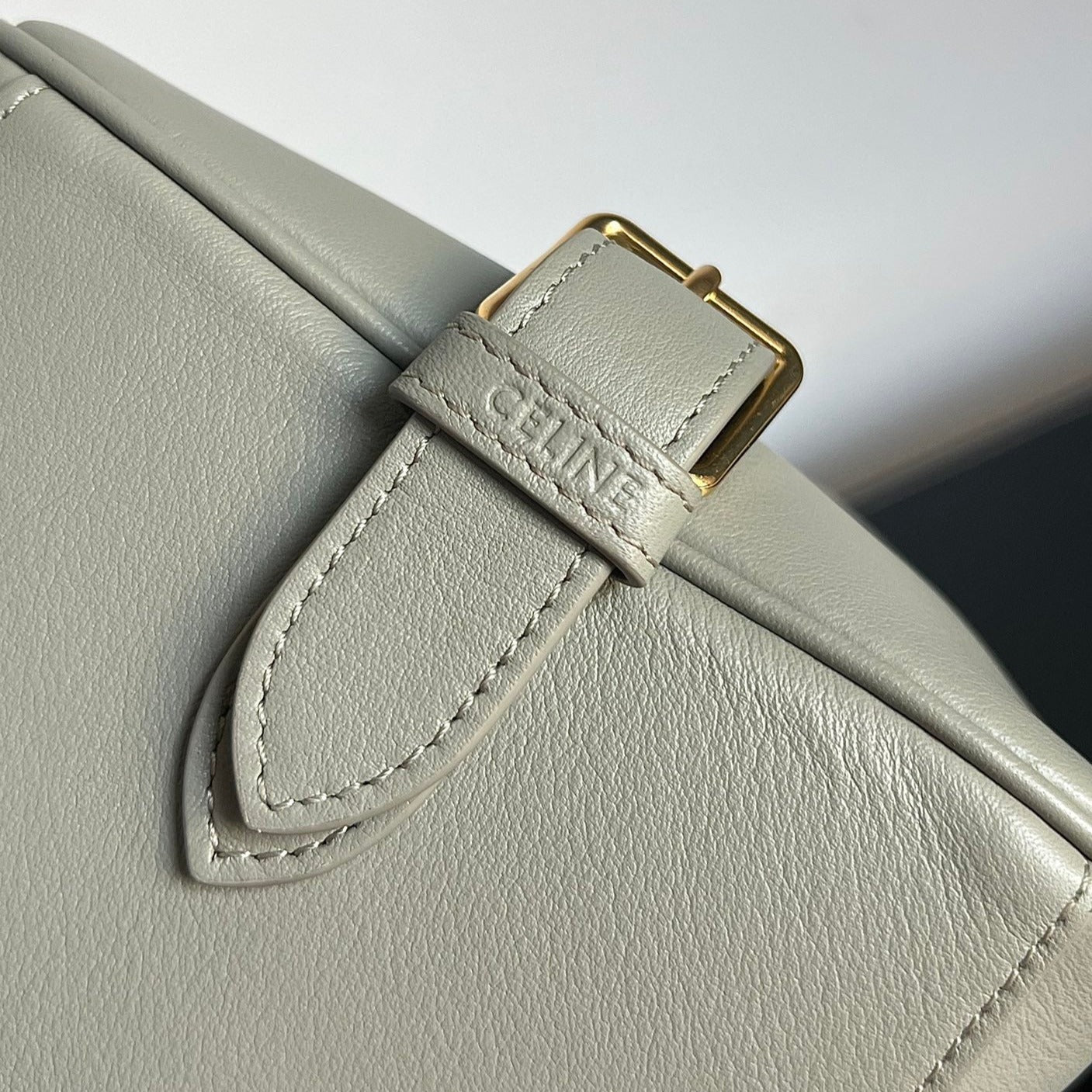 SAC À MAIN TRIOMPHE 37 EN CUIR DE VEAU SOUPLE BEIGE EICRU