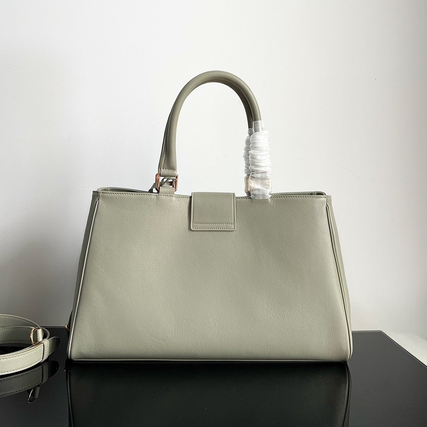 SAC À MAIN TRIOMPHE 37 EN CUIR DE VEAU SOUPLE BEIGE EICRU
