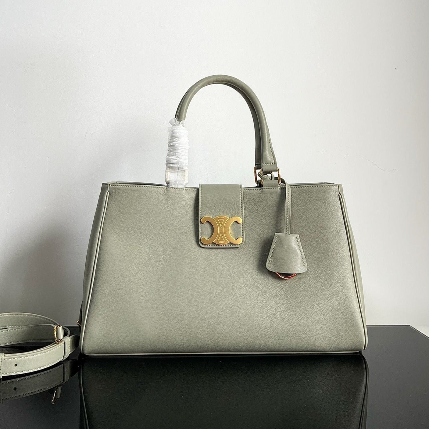 SAC À MAIN TRIOMPHE 37 EN CUIR DE VEAU SOUPLE BEIGE EICRU