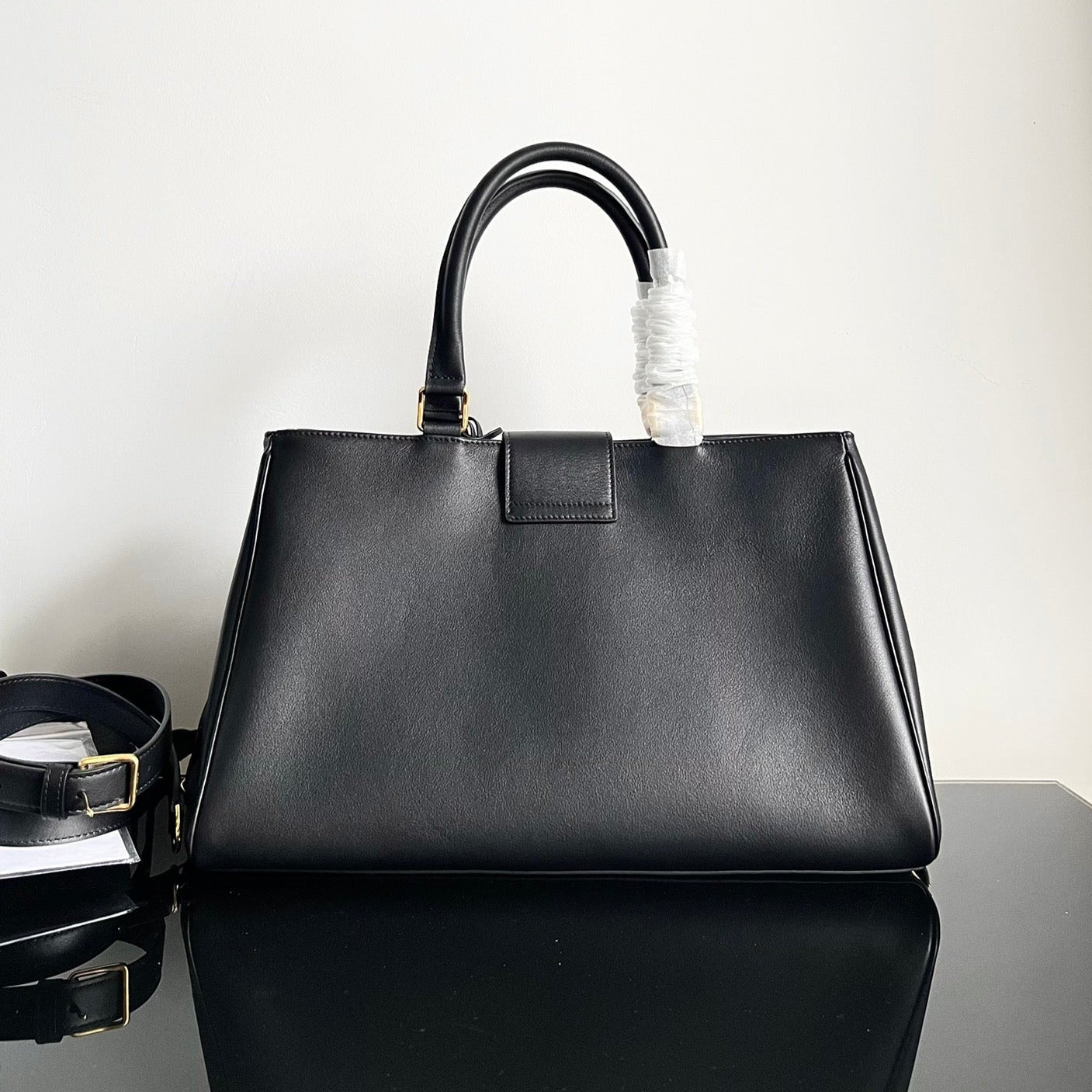 SAC À MAIN TRIOMPHE 37 EN CUIR DE VEAU SOUPLE NOIR