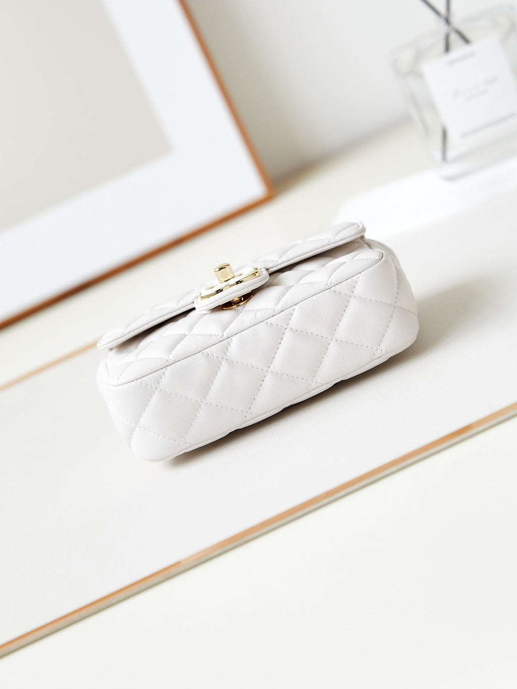 CC CLASSIC MINI FLAP BAG 16CM WHITE LAMBSKIN ENAMEL BUCKLES 238449