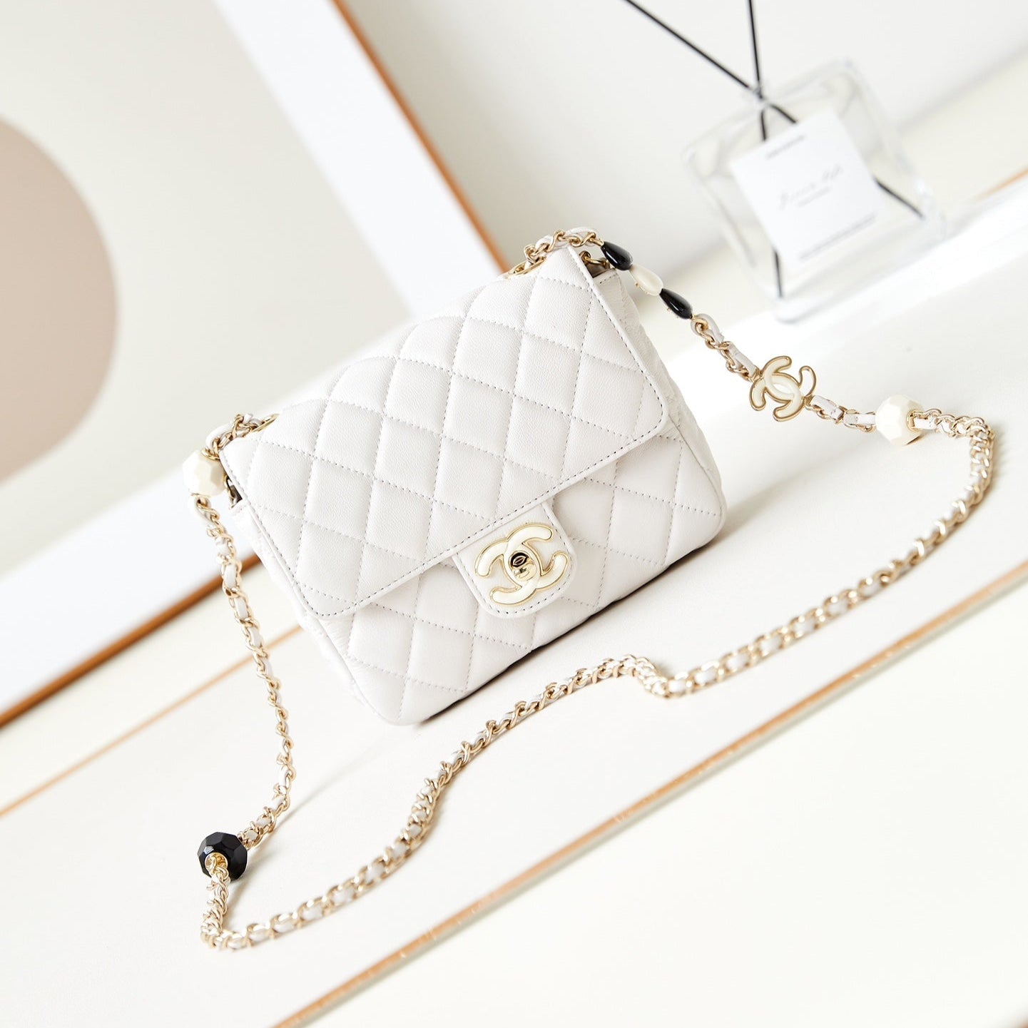 CC CLASSIC MINI FLAP BAG 16CM WHITE LAMBSKIN ENAMEL BUCKLES 238449