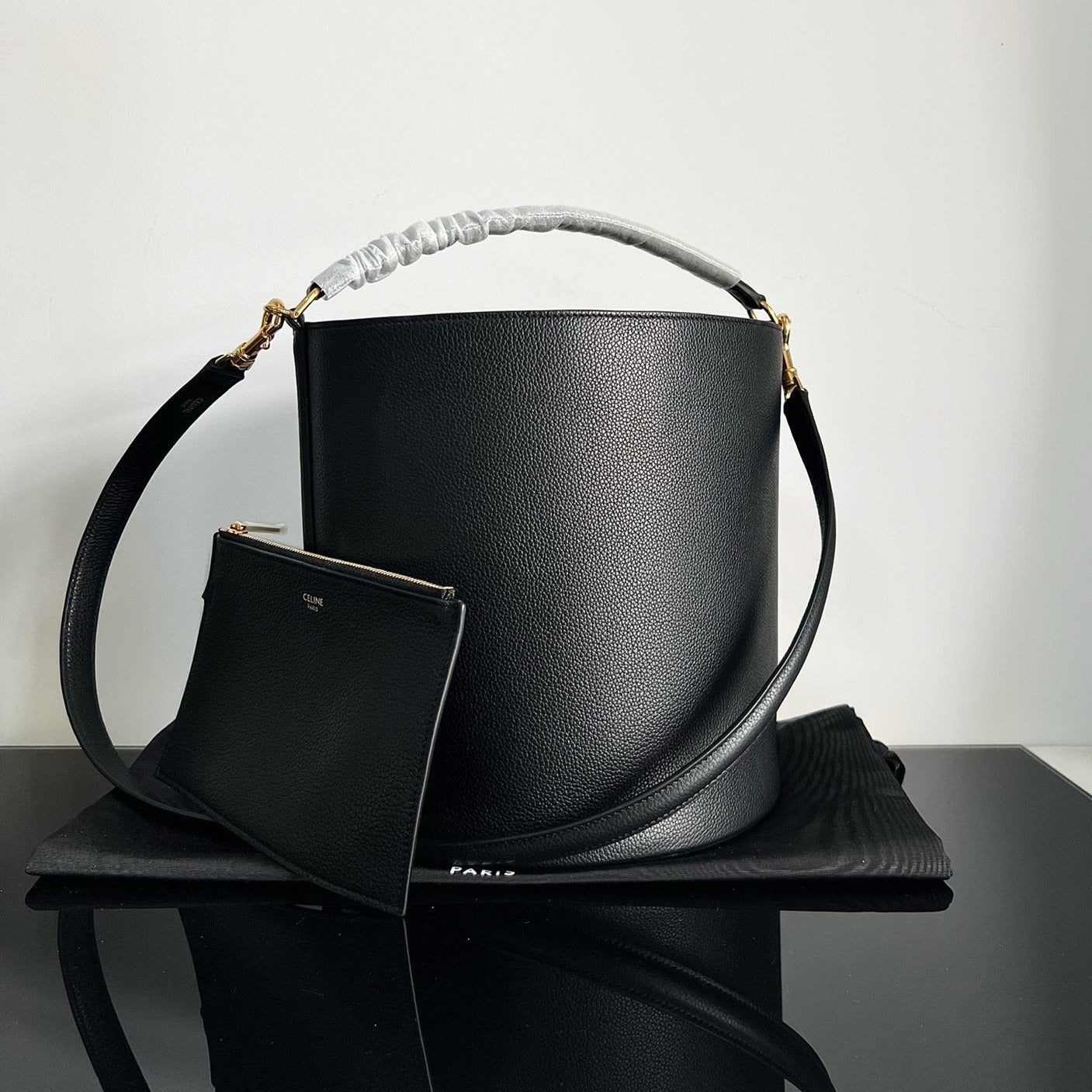 SAC SEAU EN LAINE NOIR 24 CUIR DE VEAU ORIGINAL