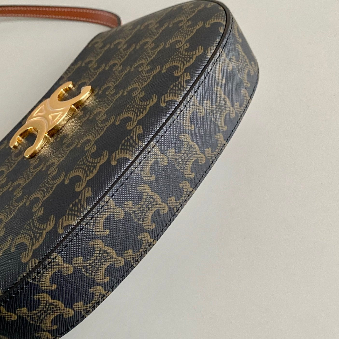 TRIOMPHE 22 CUIR DE VEAU MOTIF NOIR