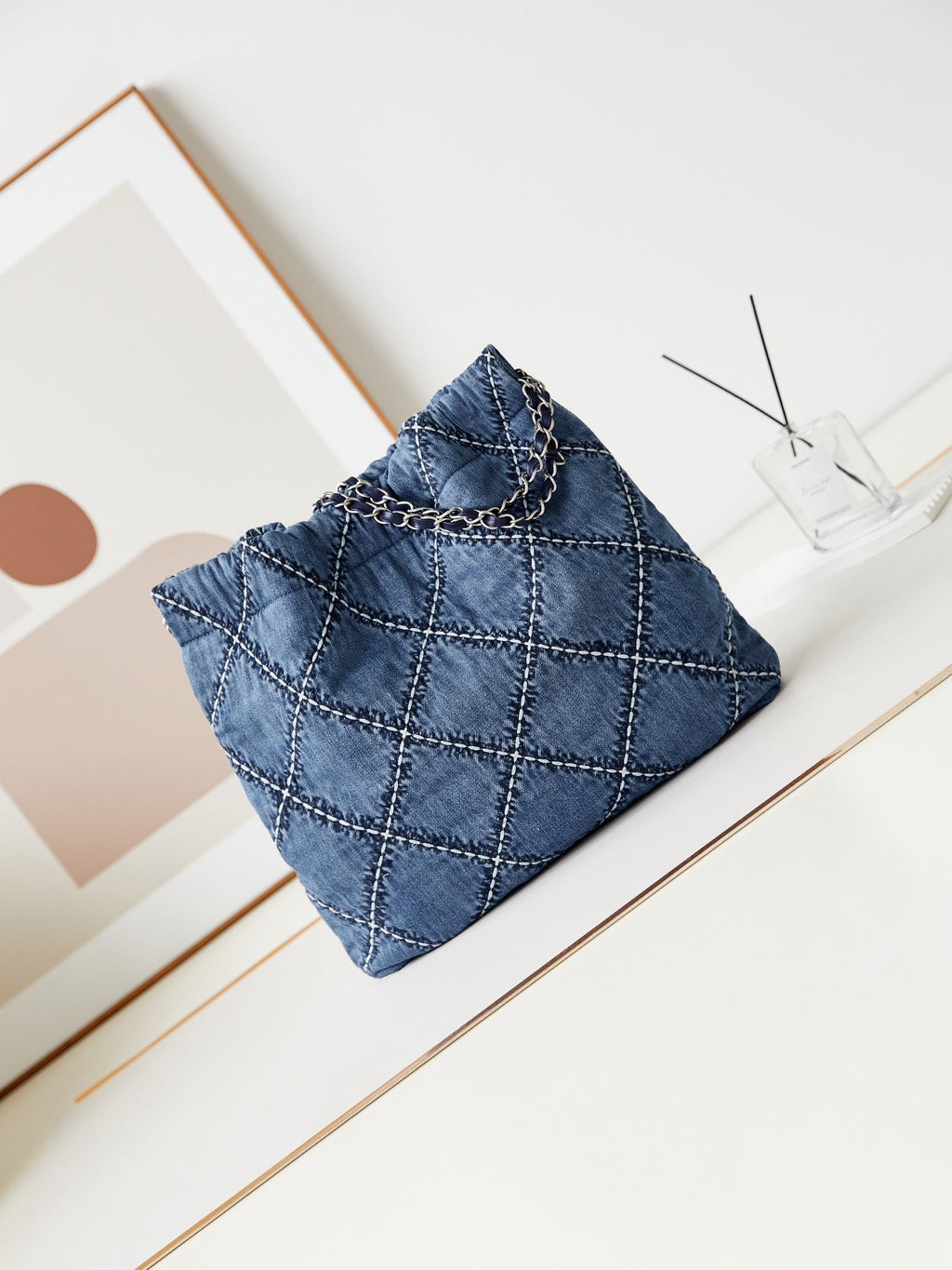 CC 22 HOBO BLEU DENIM COUSU QUINCAILLERIE ARGENTÉE
