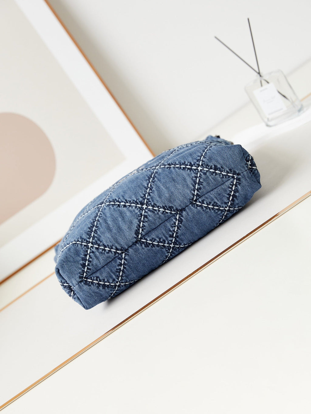 CC 22 HOBO BLEU DENIM COUSU QUINCAILLERIE ARGENTÉE