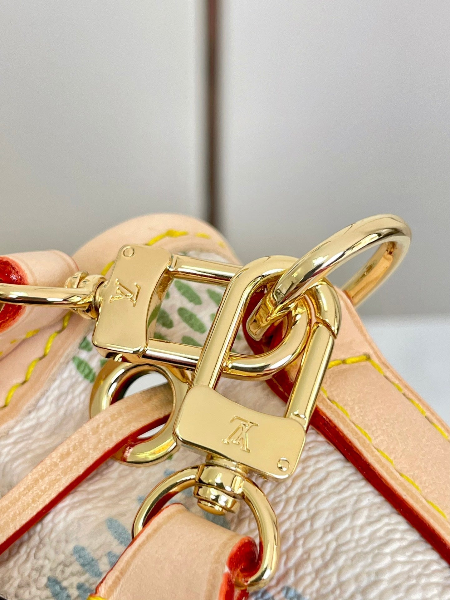 NANO NOÉ 16 EN TOILE GÉANTE DAMIER PISTACHE QUINCAILLERIE DORÉ
