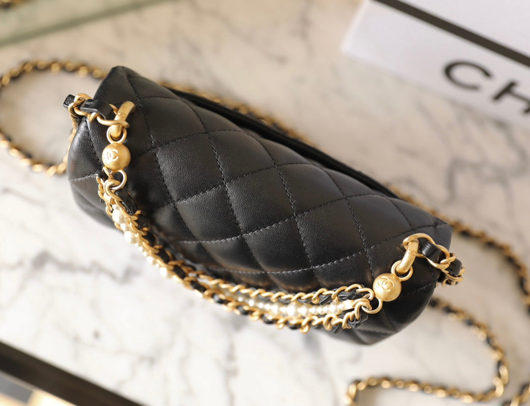 CC 24P MINI FLAP BAG 17CM BLACK LAMBSKIN PEARL CHAIN