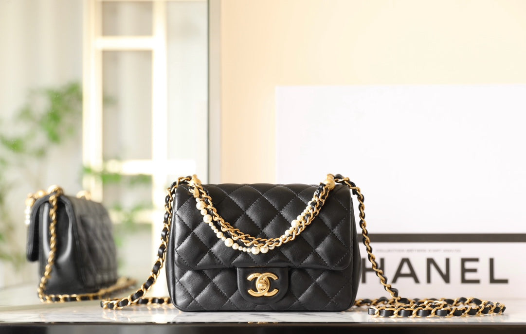 CC 24P MINI FLAP BAG 17CM BLACK LAMBSKIN PEARL CHAIN