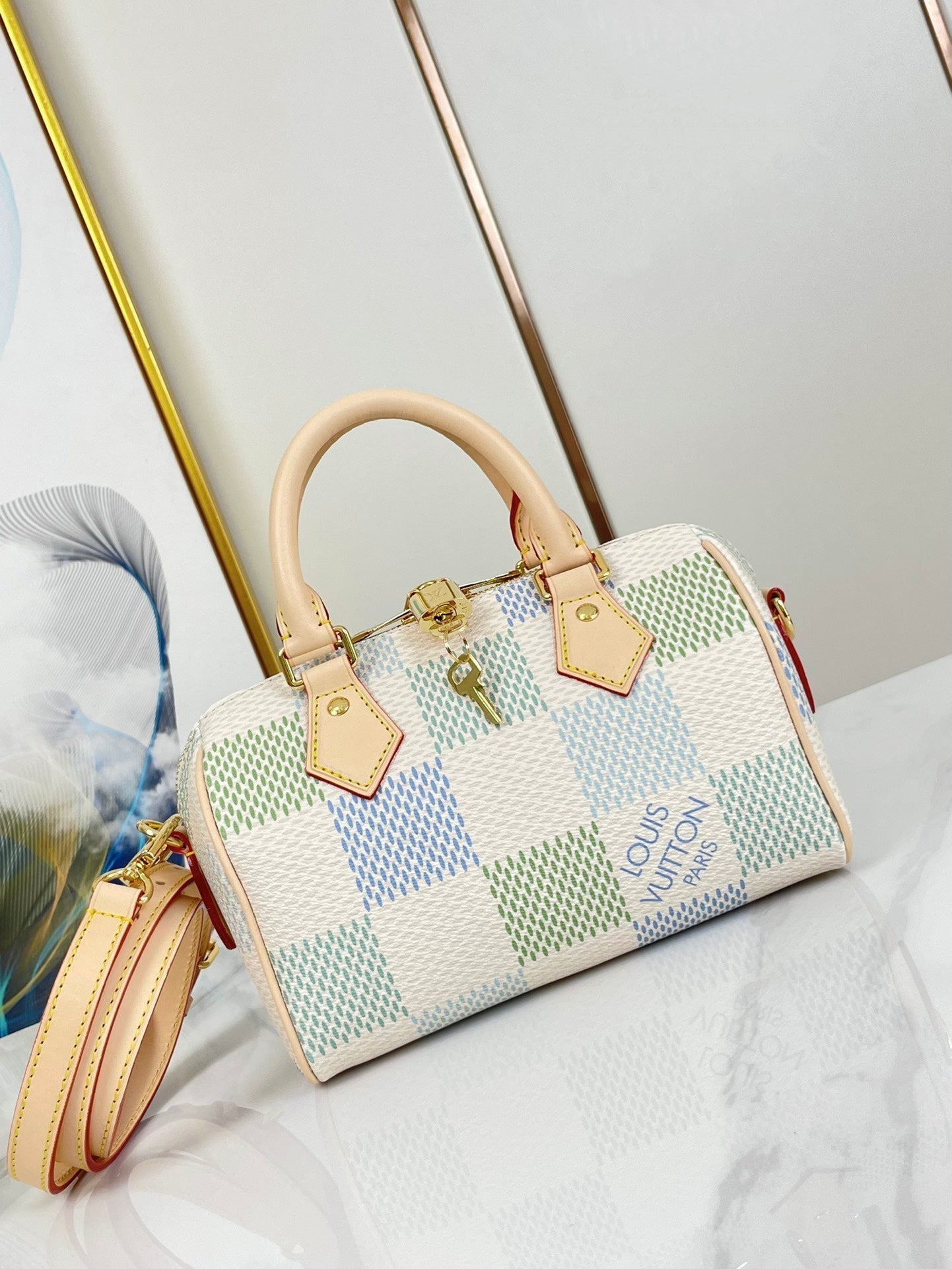 SPEEDY BANDOULIÈRE 20 EN TOILE GÉANTE DAMIER PISTACHE MATÉRIEL OR