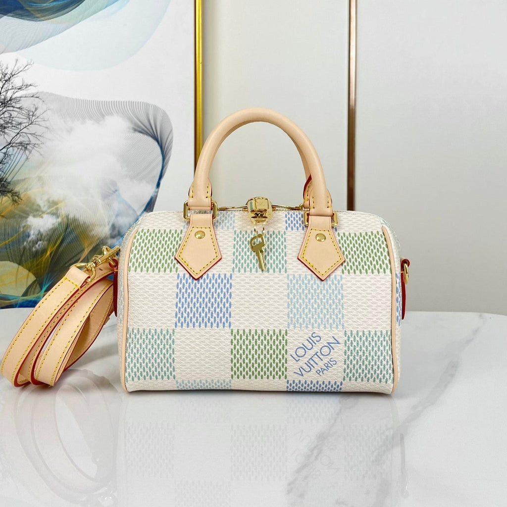 SPEEDY BANDOULIÈRE 20 EN TOILE GÉANTE DAMIER PISTACHE MATÉRIEL OR