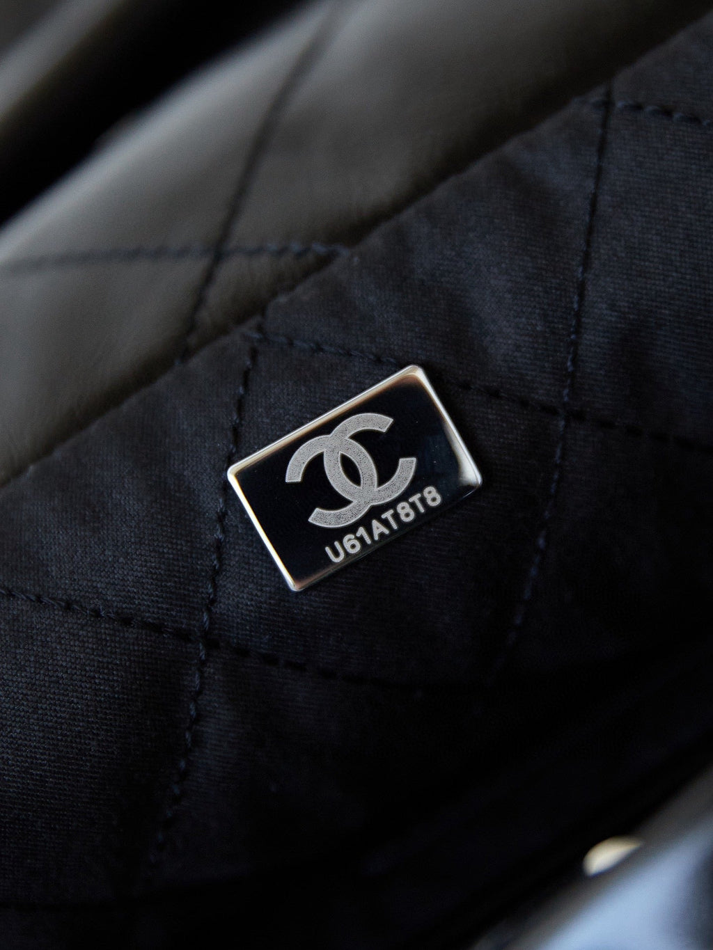 CC 22 HOBO CUIR DE VEAU NOIR QUINCAILLERIE NOIRE