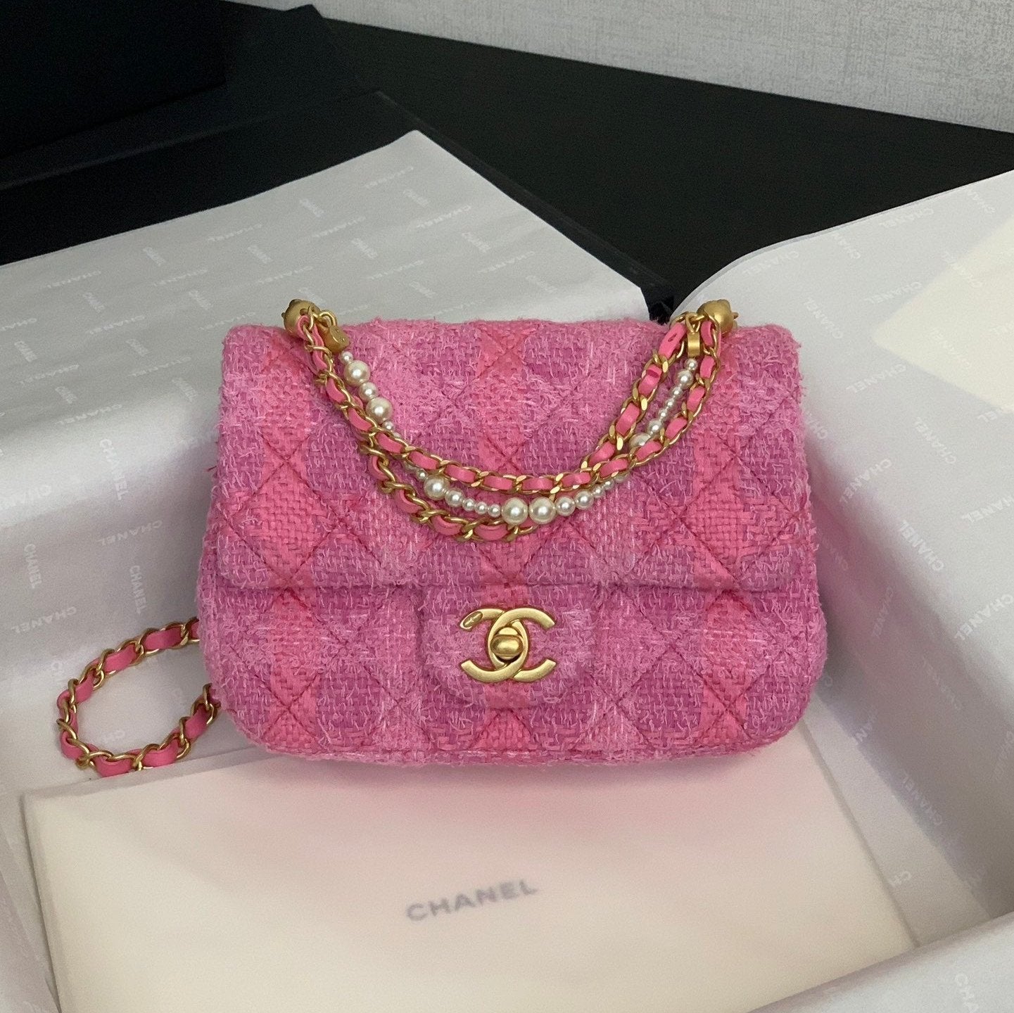 CC 24P MINI FLAP BAG 17CM PINK TWEED PEARL CHAIN GOLD HARDWARE