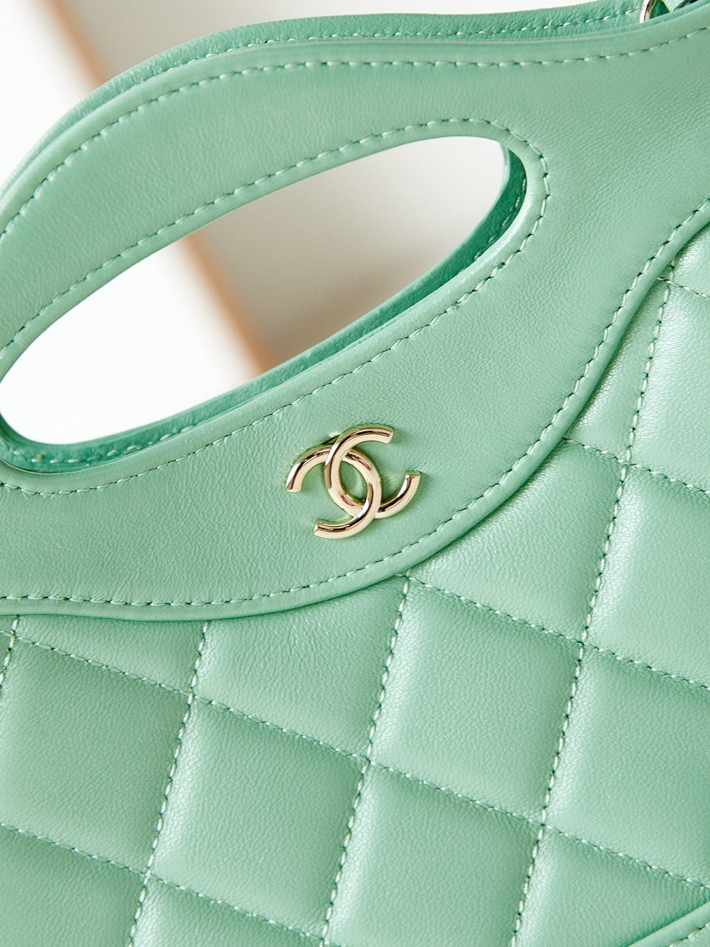 CC 24S31 NANO SHOPPING BAG 17.5CM LIGHT GREEN LAMBSKIN GOLD HARDWARE
