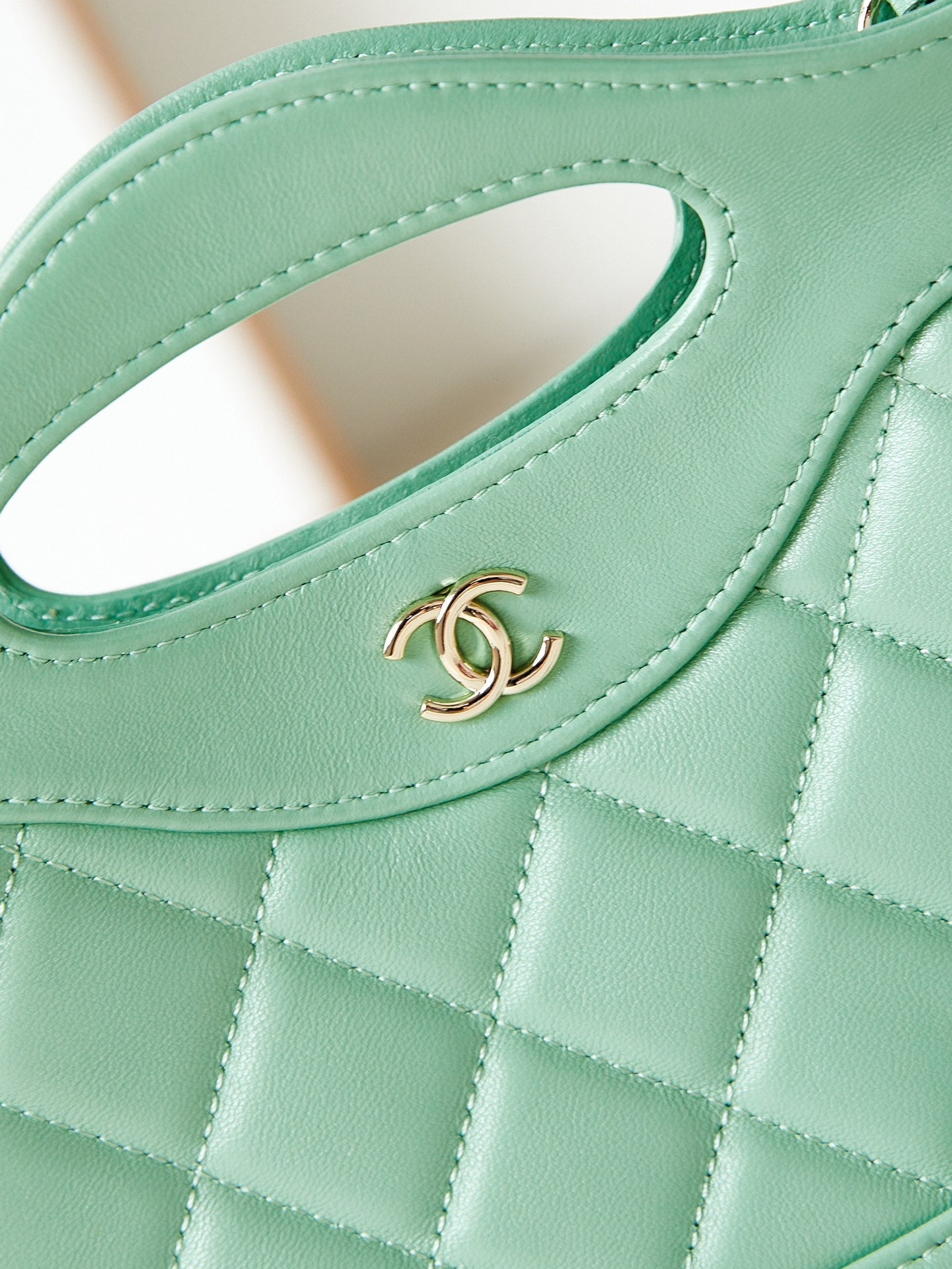 CC 24S31 NANO SHOPPING BAG 17.5CM LIGHT GREEN LAMBSKIN GOLD HARDWARE