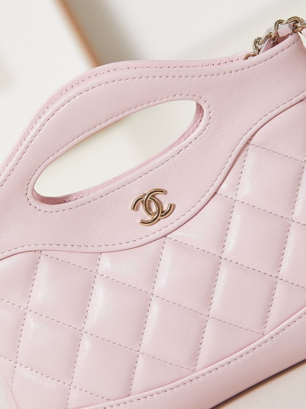 CC 24S31 NANO SHOPPING BAG 17.5CM LIGHT PINK LAMBSKIN GOLD HARDWARE