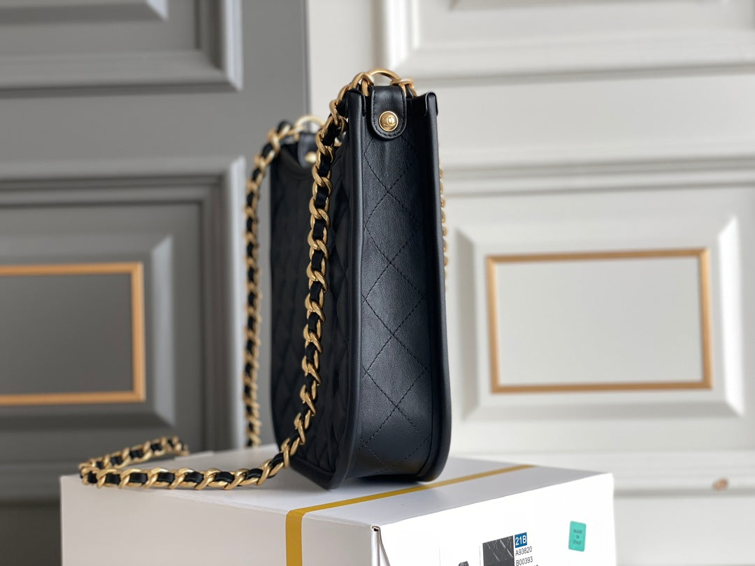Sac Hobo CC 24S 24 cm en cuir de veau noir et métal doré
