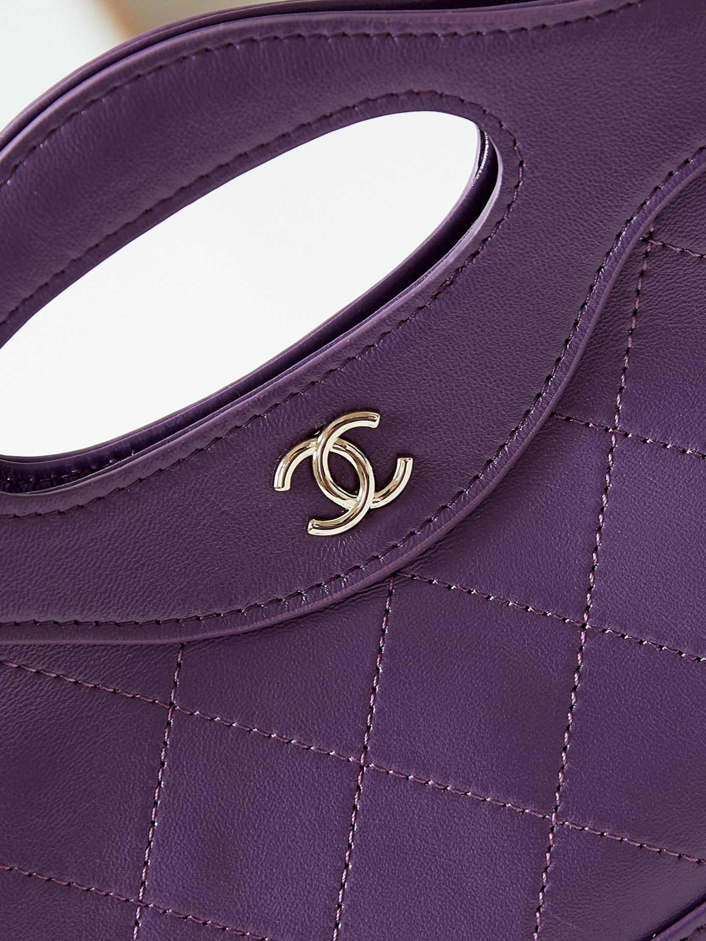 CC 24S31 NANO SHOPPING BAG 17.5CM PURPLE LAMBSKIN GOLD HARDWARE