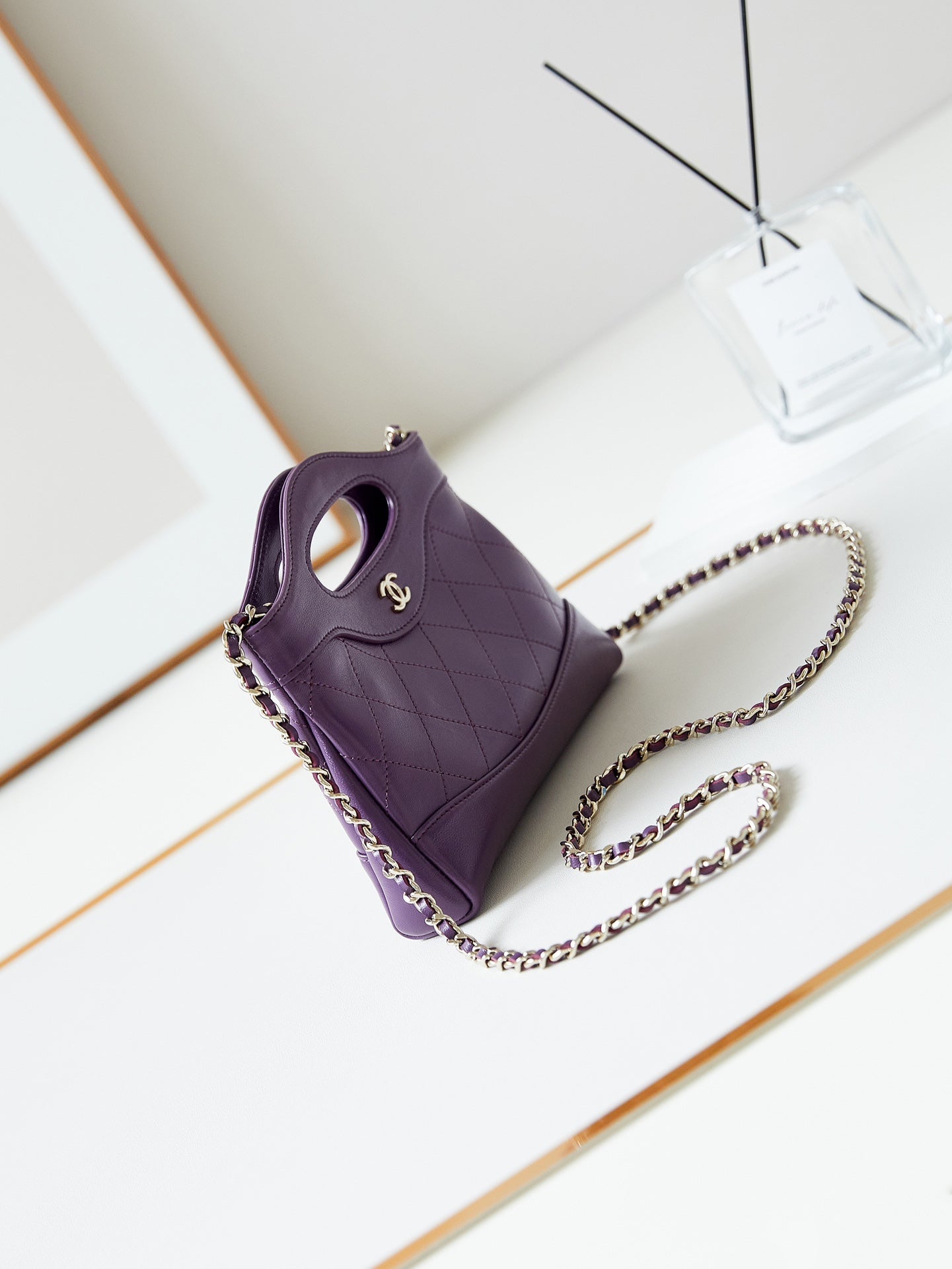 CC 24S31 SAC CABAS NANO 17,5 CM CUIR D'AGNEAU VIOLET QUINCAILLERIE DORÉ