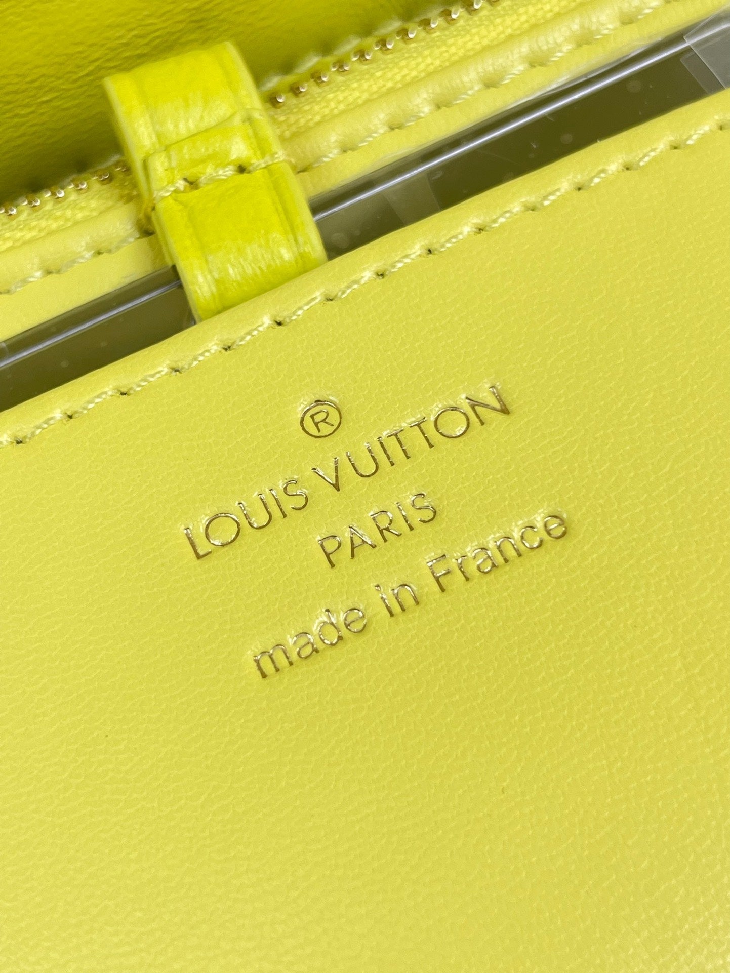 GO-14 MM 23 PO CUIR D'AGNEAU MATELASSÉ JAUNE CITRON QUINCAILLERIE DORÉ