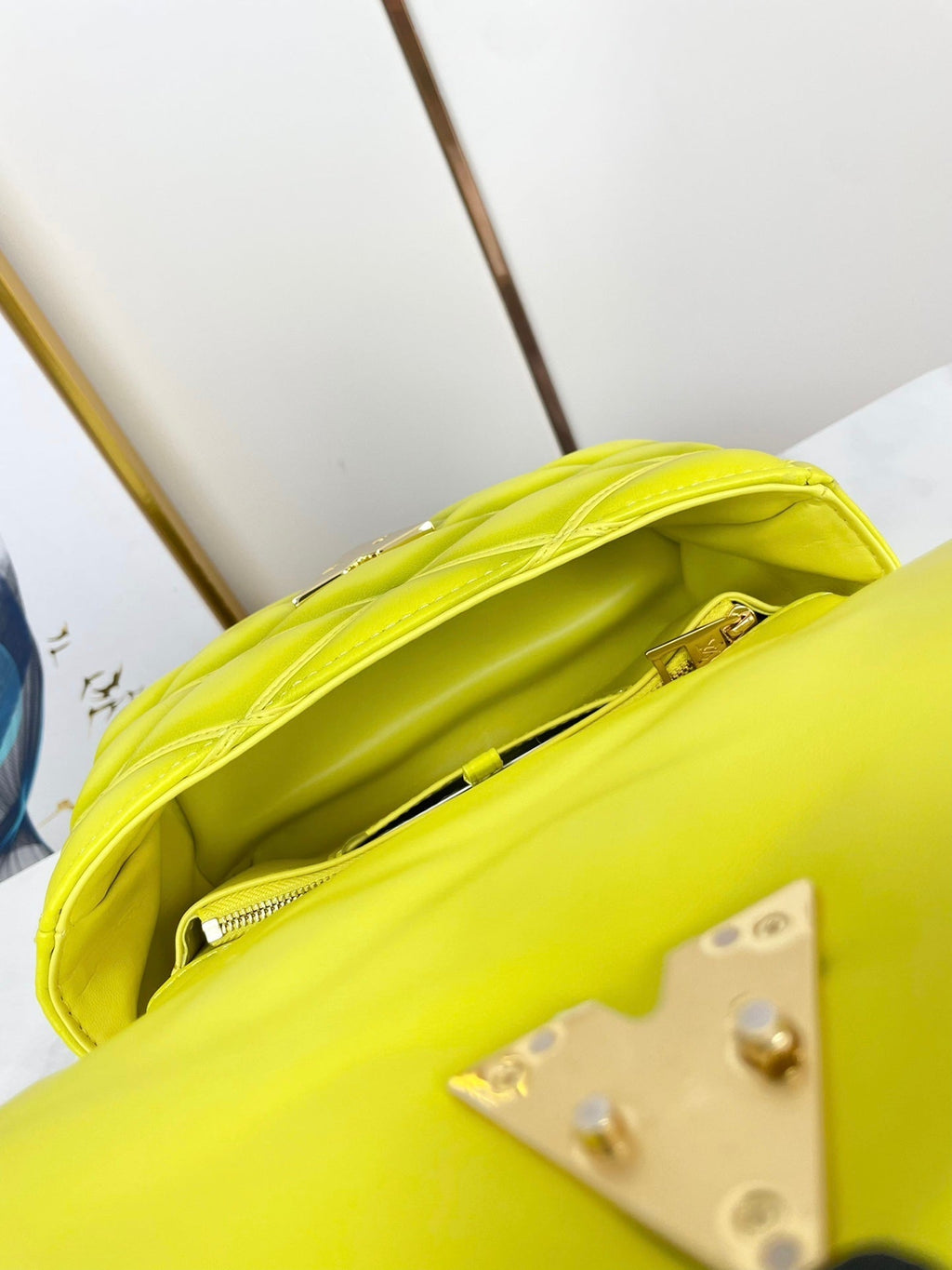 GO-14 MM 23 PO CUIR D'AGNEAU MATELASSÉ JAUNE CITRON QUINCAILLERIE DORÉ