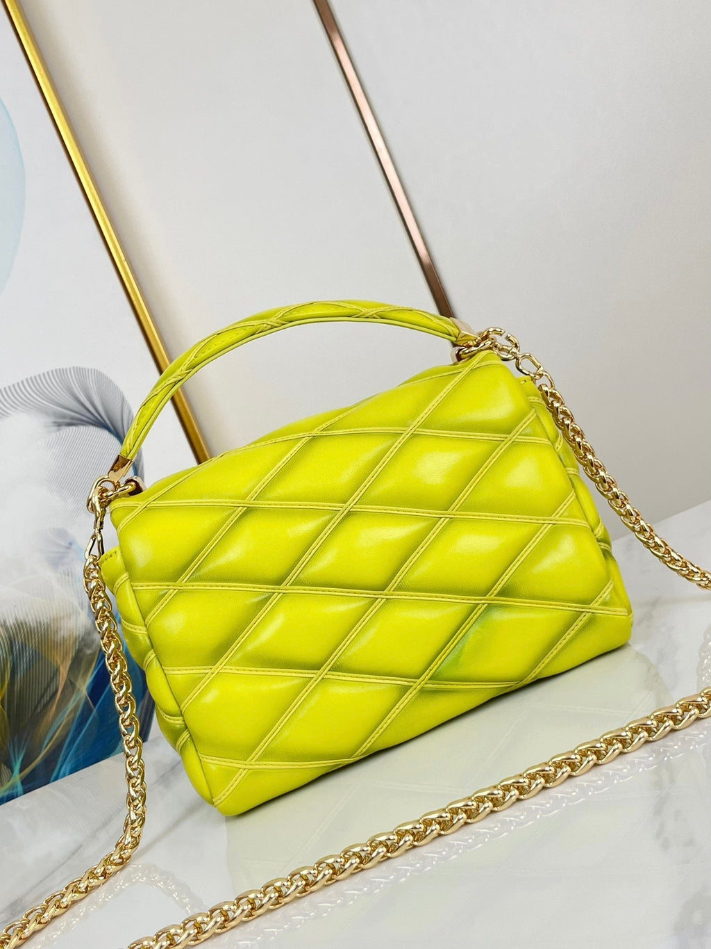 GO-14 MM 23 PO CUIR D'AGNEAU MATELASSÉ JAUNE CITRON QUINCAILLERIE DORÉ