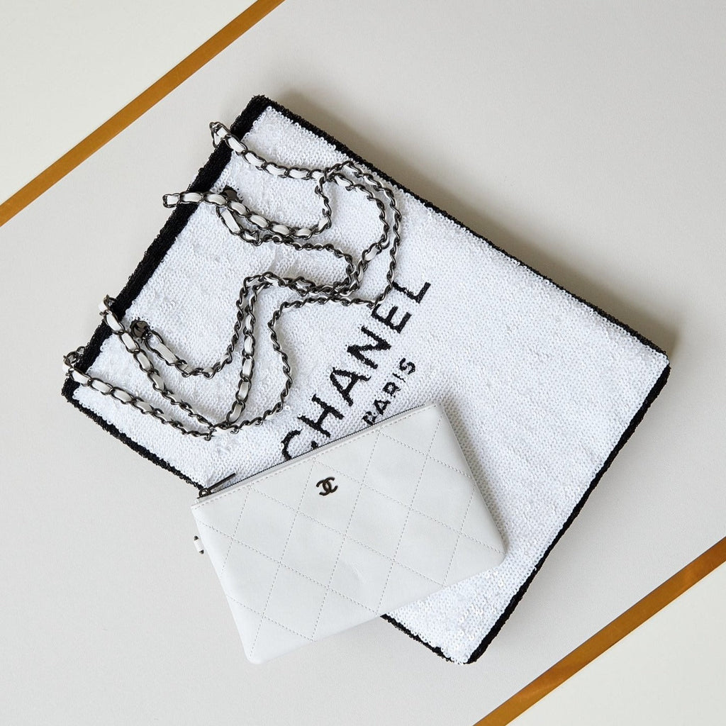 CC 24S31 SHOPPING BAG WHITE BLACK SEQUINS BLACK HARDWARE