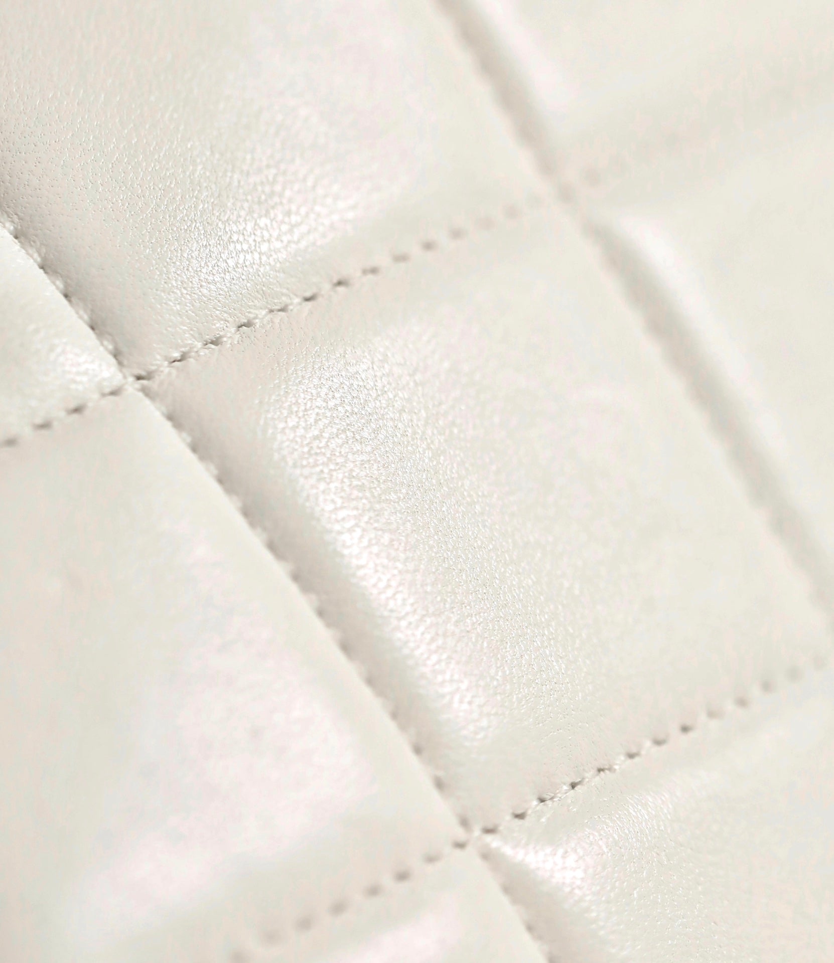 CC 24S MINI SAC À RABAT 17CM CUIR D'AGNEAU BLANC PERLE BALL 