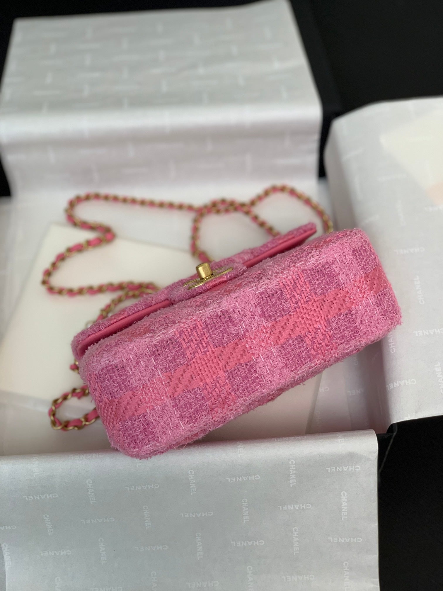 CC 24P MINI FLAP BAG 20CM PINK TWEED PEARL CHAIN GOLD HARDWARE