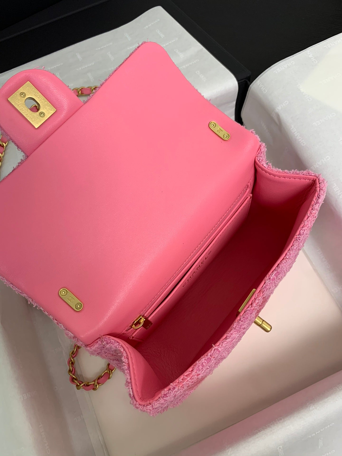 CC 24P MINI FLAP BAG 20CM PINK TWEED PEARL CHAIN GOLD HARDWARE