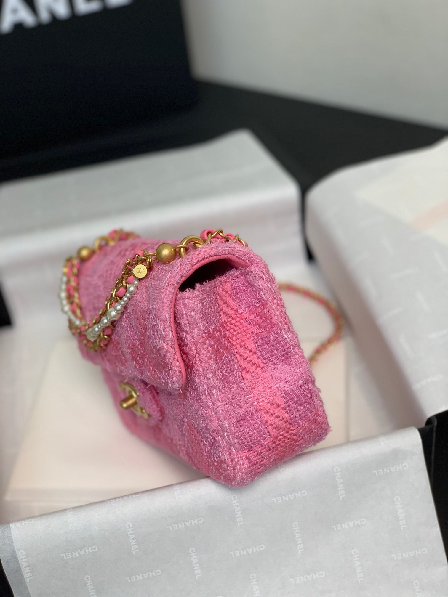 CC 24P MINI FLAP BAG 20CM PINK TWEED PEARL CHAIN GOLD HARDWARE