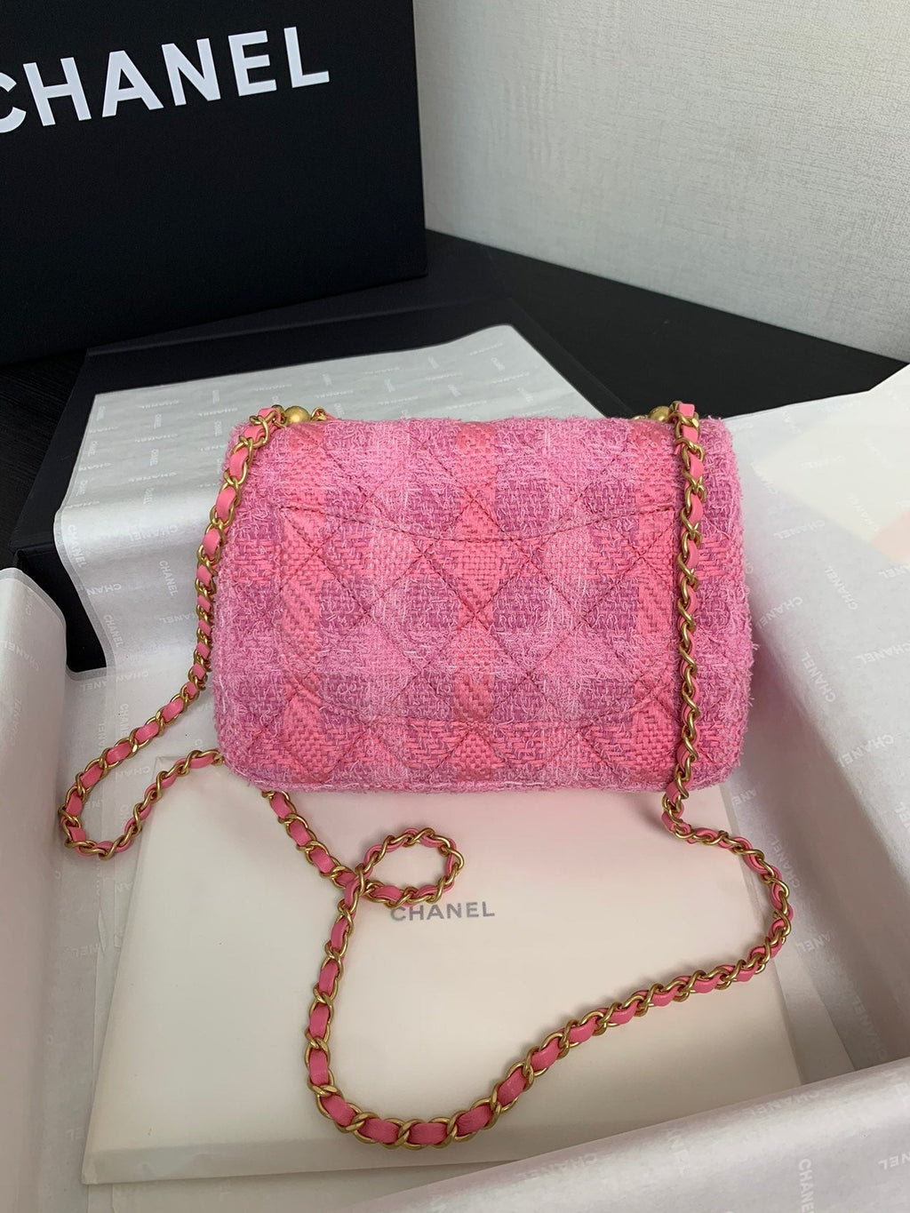 CC 24P MINI FLAP BAG 20CM PINK TWEED PEARL CHAIN GOLD HARDWARE