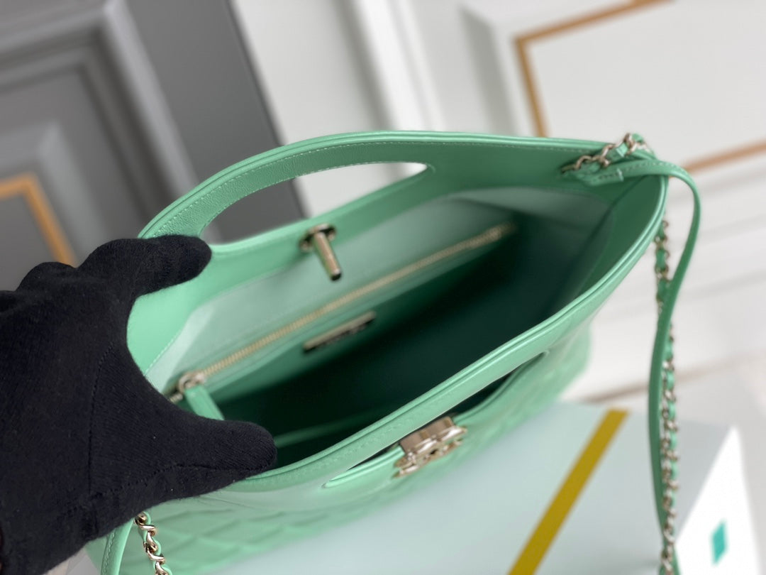 CC 24S31 SHOPPING BAG 30CM LIGHT GREEN LAMBSKIN SILVER HARDWARE