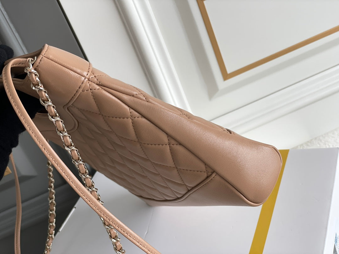 CC 24S31 SHOPPING BAG 22CM BROWN LAMBSKIN GOLD HARDWARE