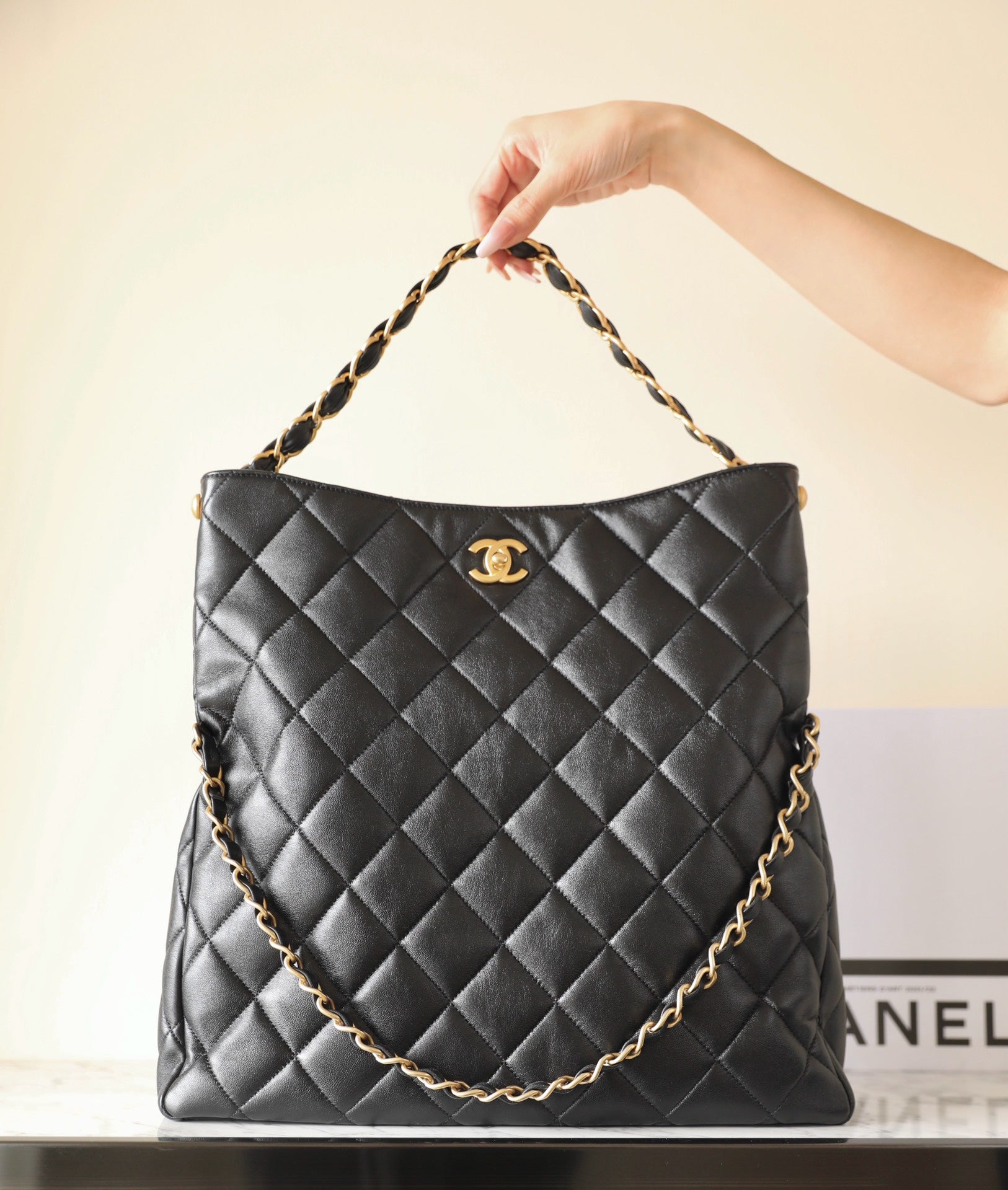 CC 24P HOBO BAG 36CM BLACK LAMBSKIN GOLD HARDWARE