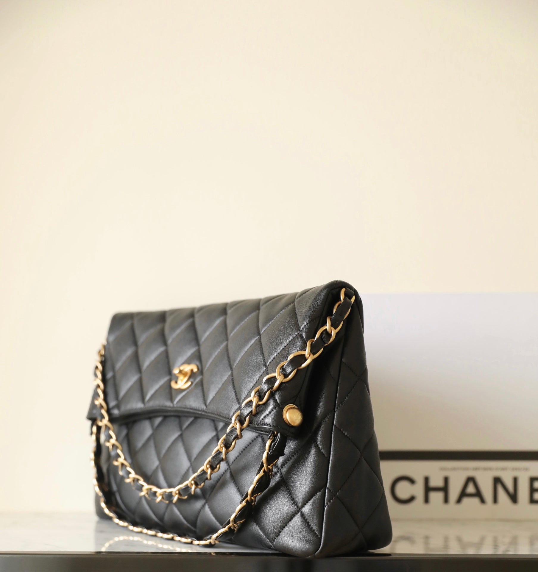 CC 24P HOBO BAG 36CM BLACK LAMBSKIN GOLD HARDWARE