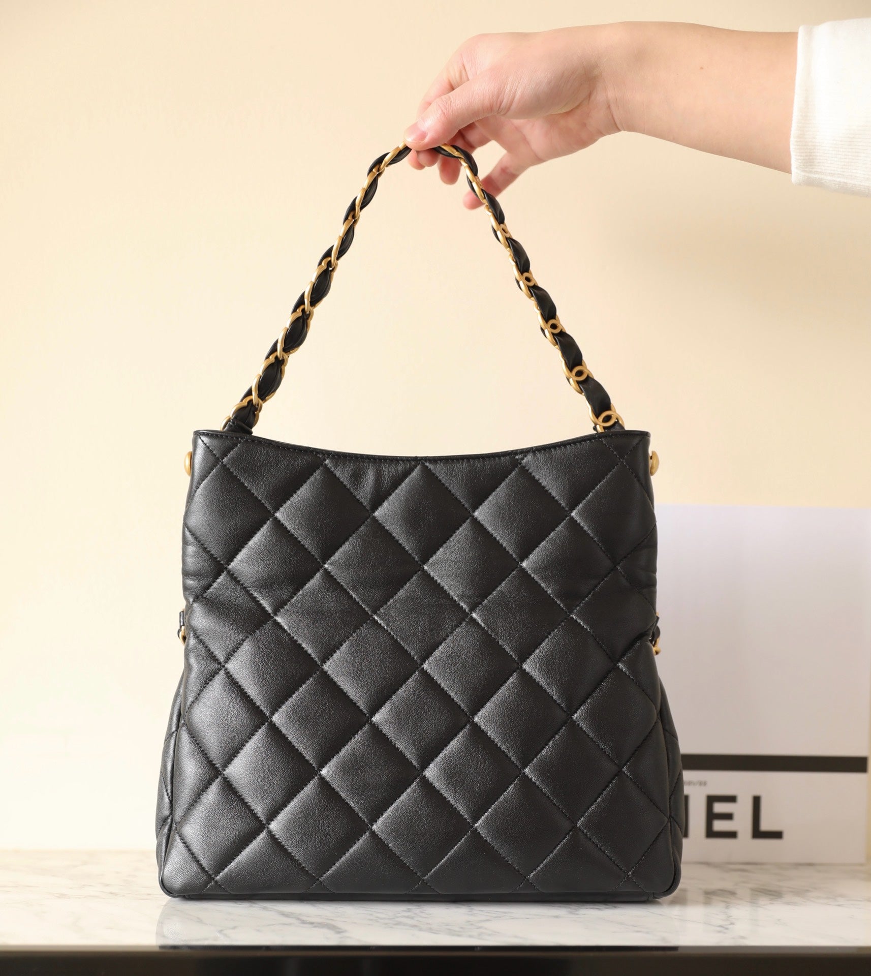 CC 24P HOBO BAG 28CM BLACK LAMBSKIN GOLD HARDWARE