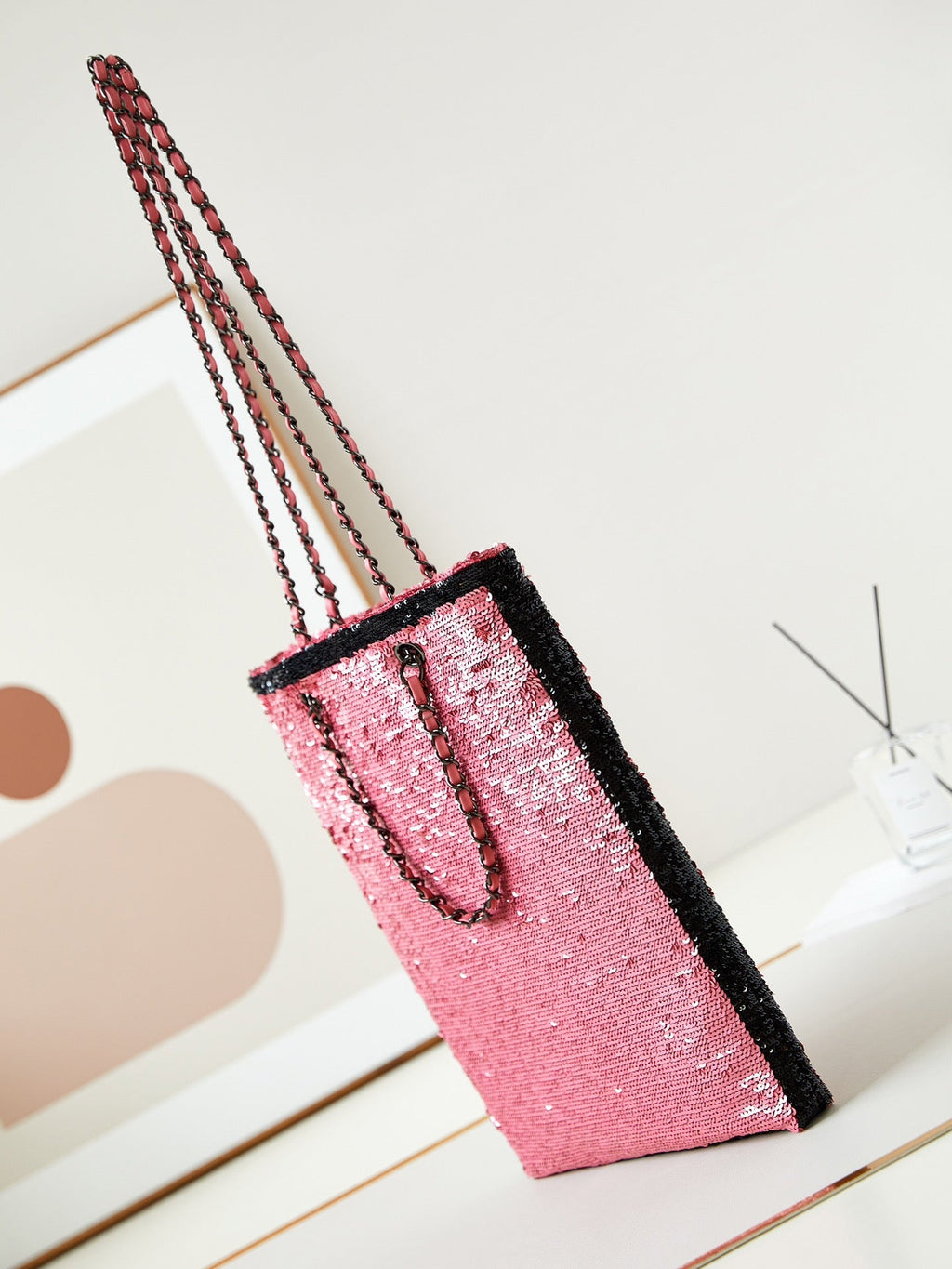 CC 24S31 SHOPPING BAG DARK PINK BLACK SEQUINS BLACK HARDWARE