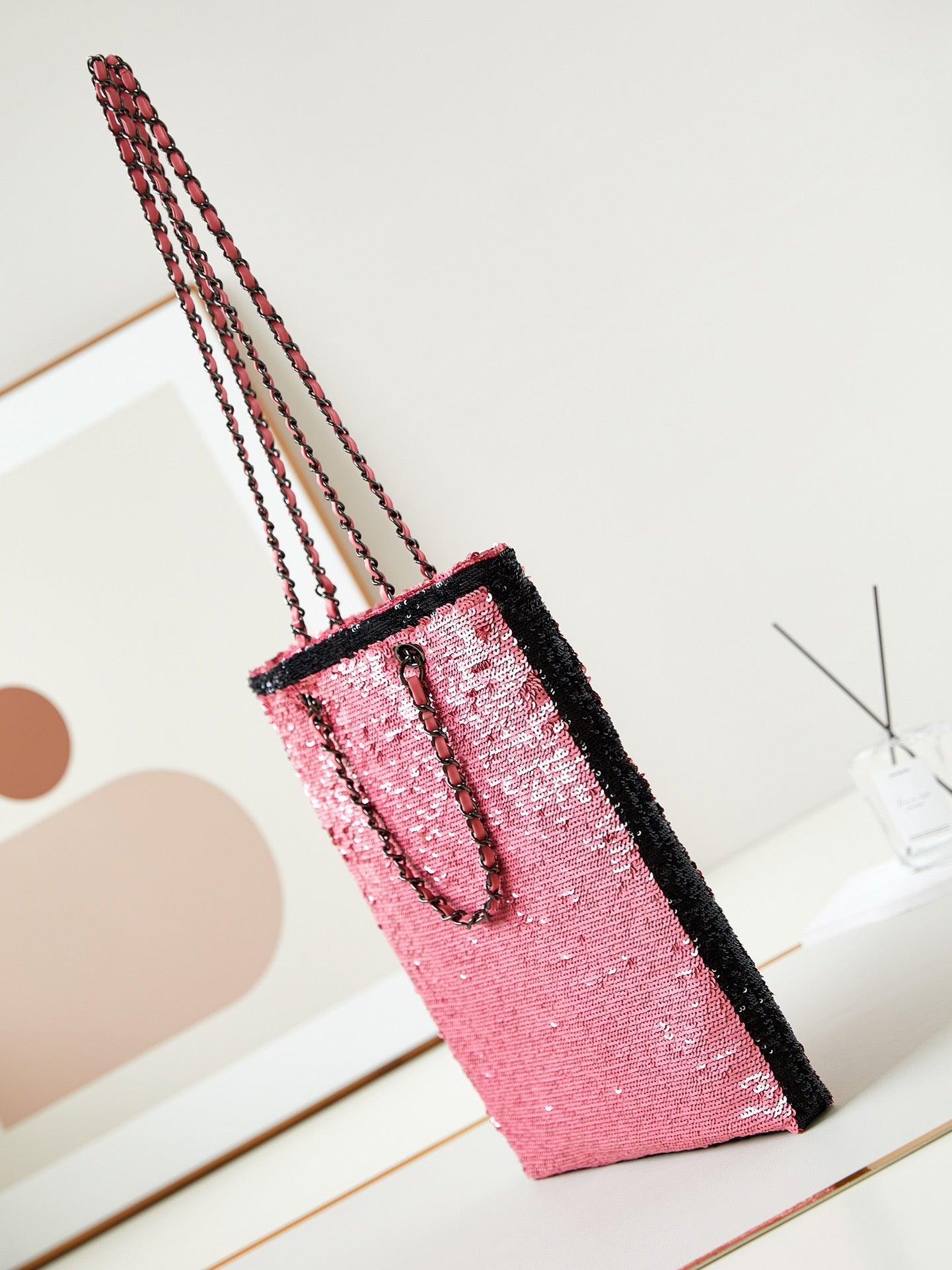CC 24S31 SHOPPING BAG DARK PINK BLACK SEQUINS BLACK HARDWARE