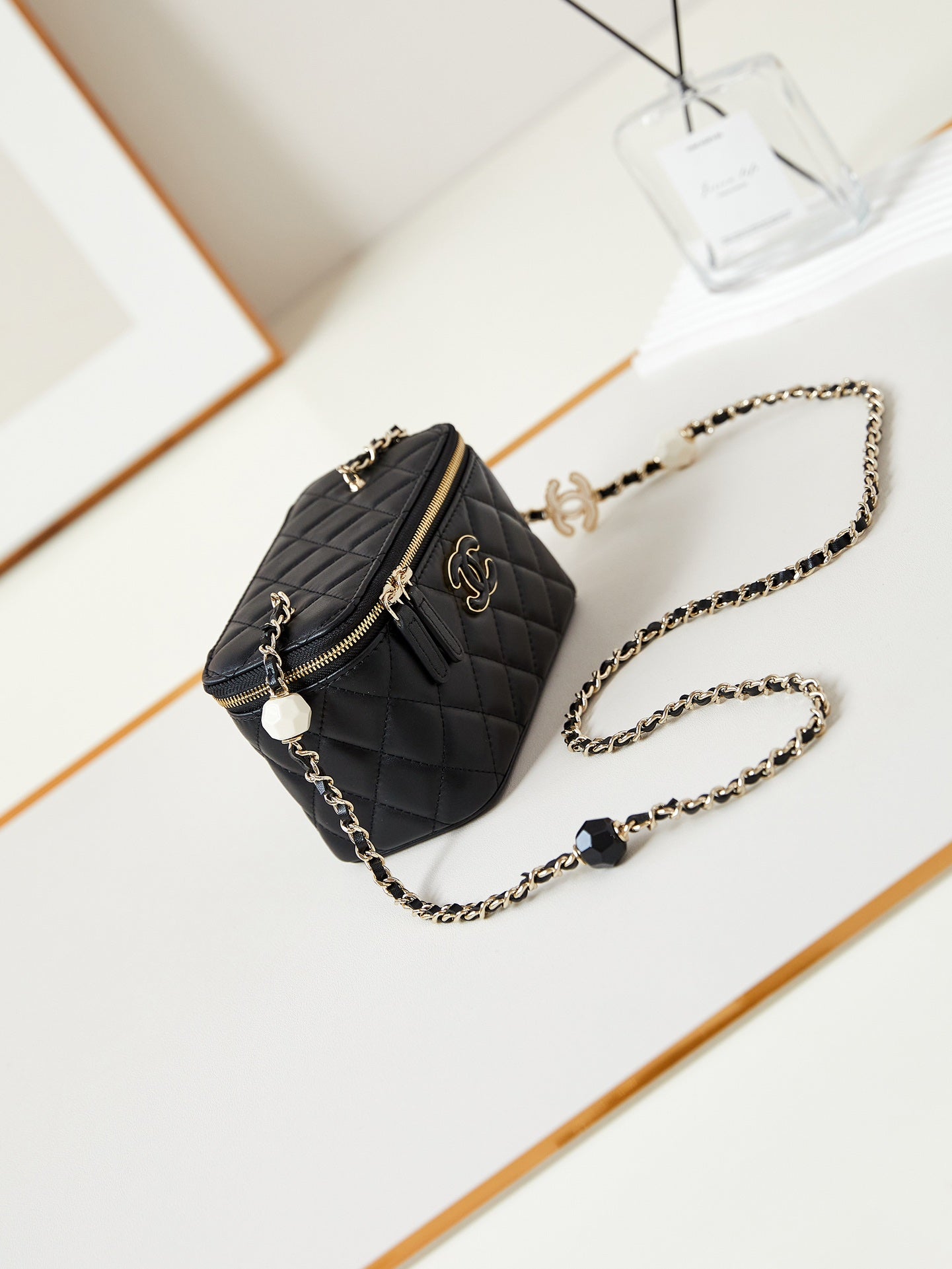 23P VANITY 17CM BLACK LAMBSKIN LIGHT GOLD HARDWARE
