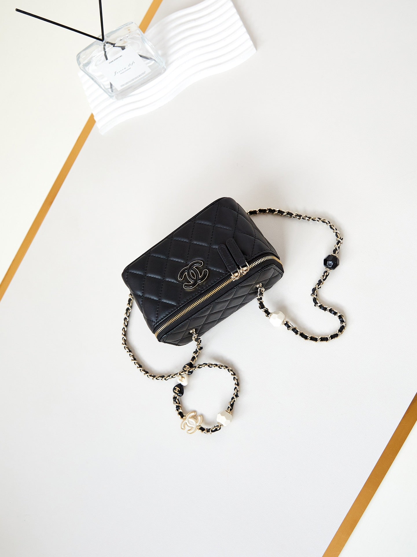 23P VANITY 17CM BLACK LAMBSKIN LIGHT GOLD HARDWARE