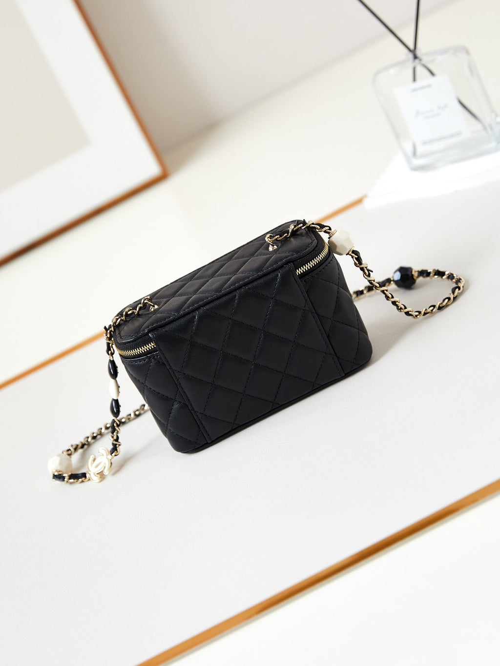 23P VANITY 17CM BLACK LAMBSKIN LIGHT GOLD HARDWARE