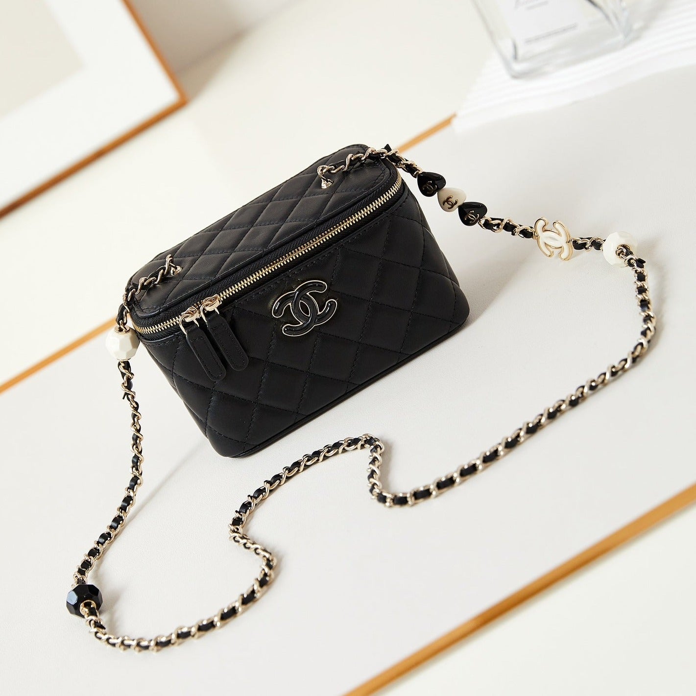 23P VANITY 17CM BLACK LAMBSKIN LIGHT GOLD HARDWARE